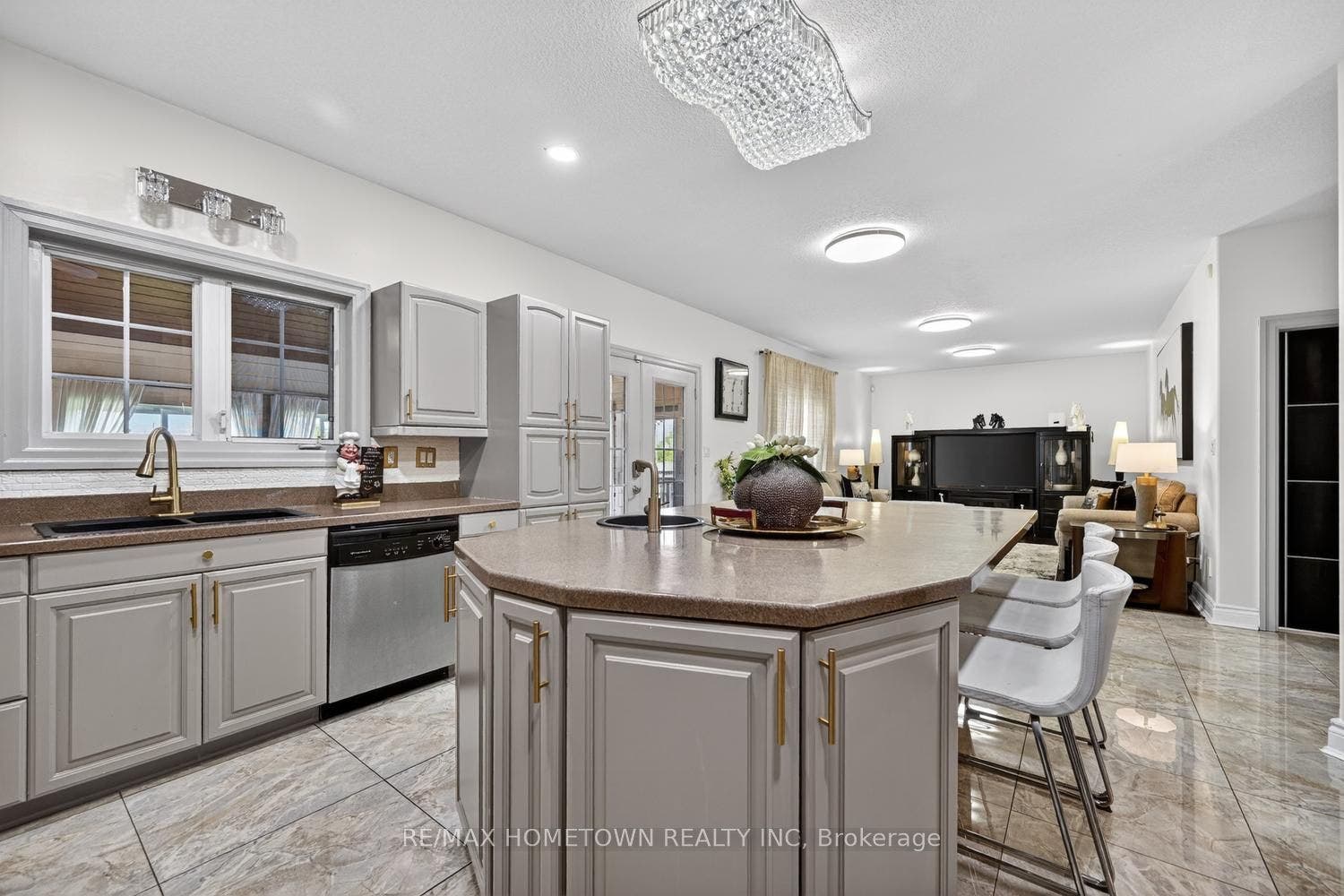 1020 Crestwood Drive, Brockville, Leeds And Grenville ON K6V 7N1 1020 Crestwood Drive, Brockville, Leeds And Grenville ON K6V 7N1