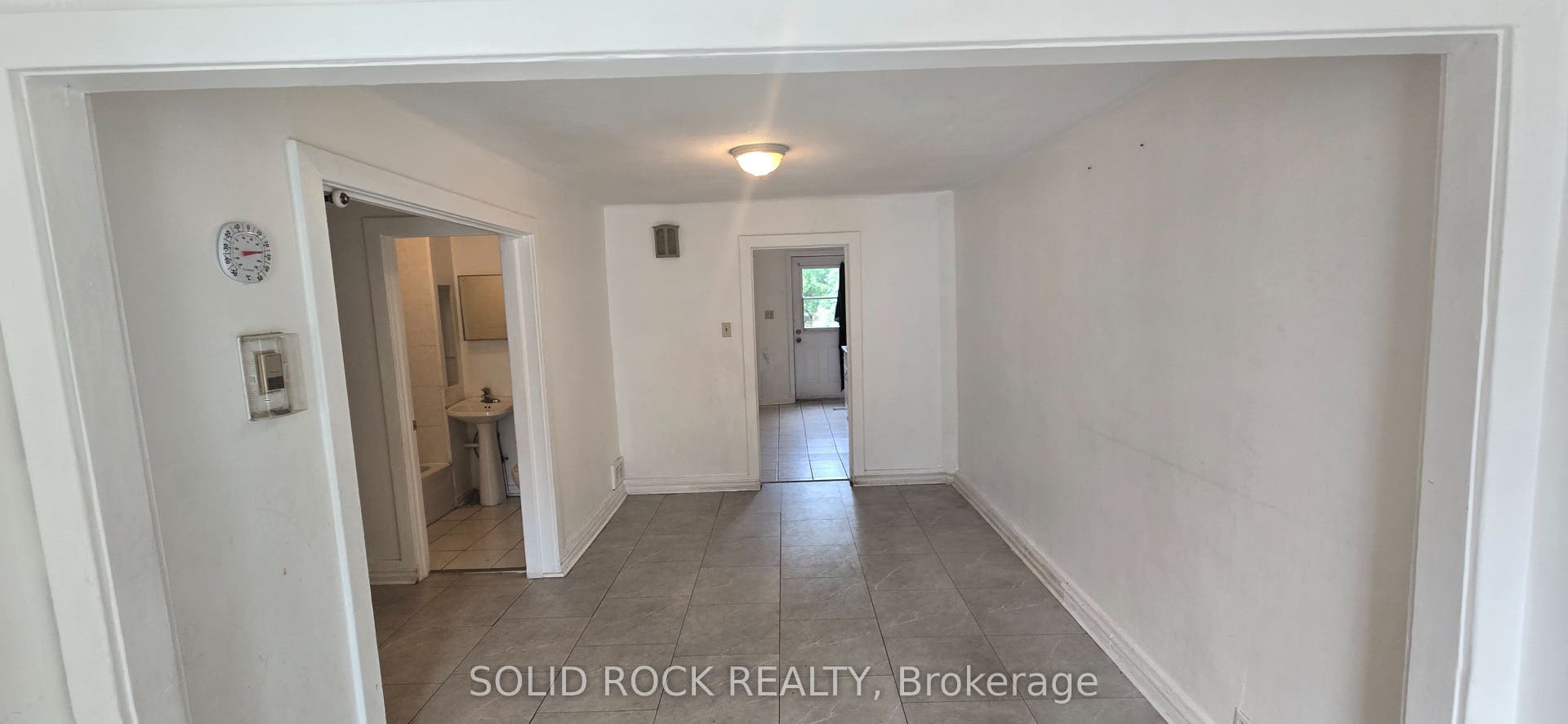 89 Marier Avenue, Vanier And Kingsview Park, Ottawa ON K1L 5S2