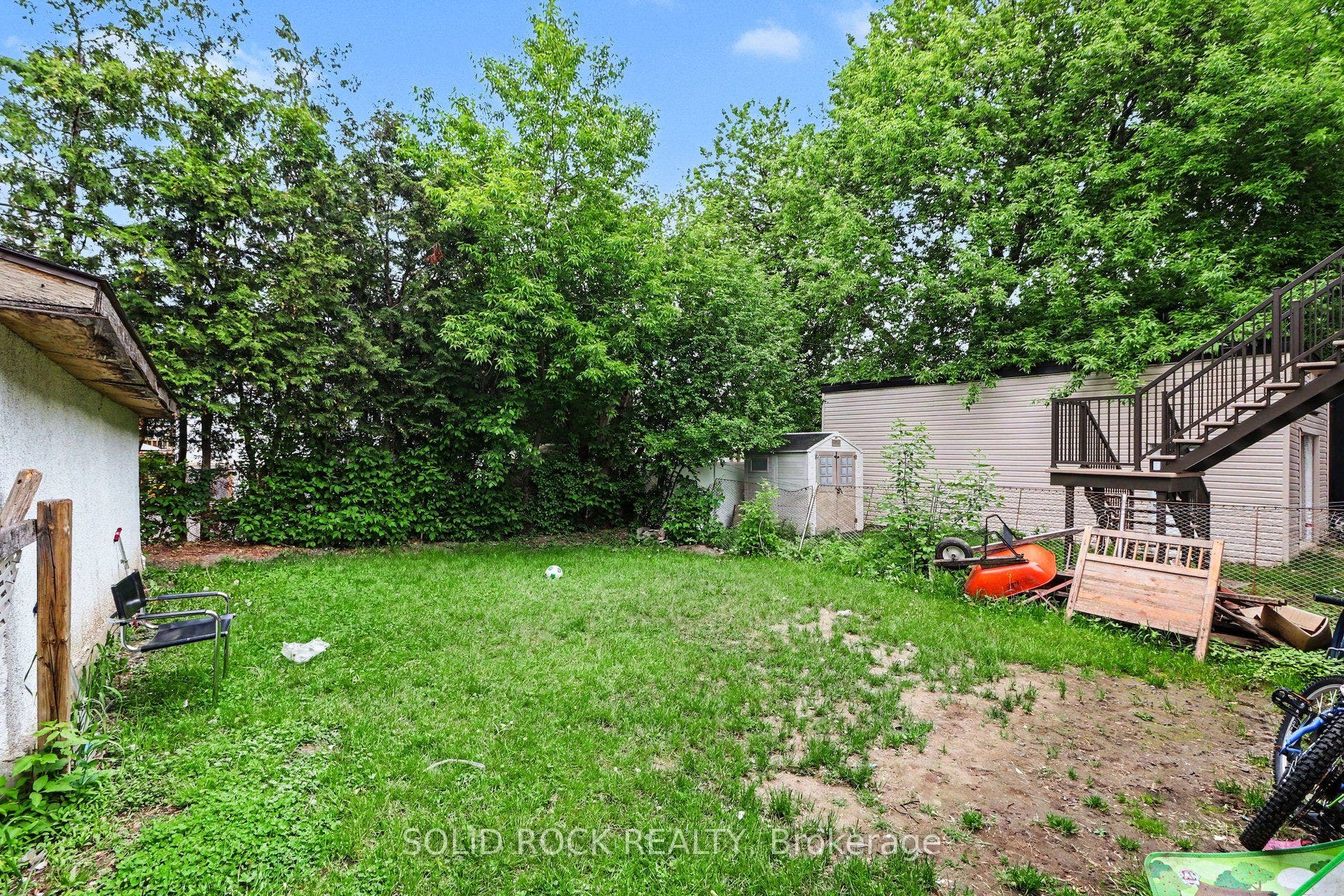 89 Marier Avenue, Vanier And Kingsview Park, Ottawa ON K1L 5S2