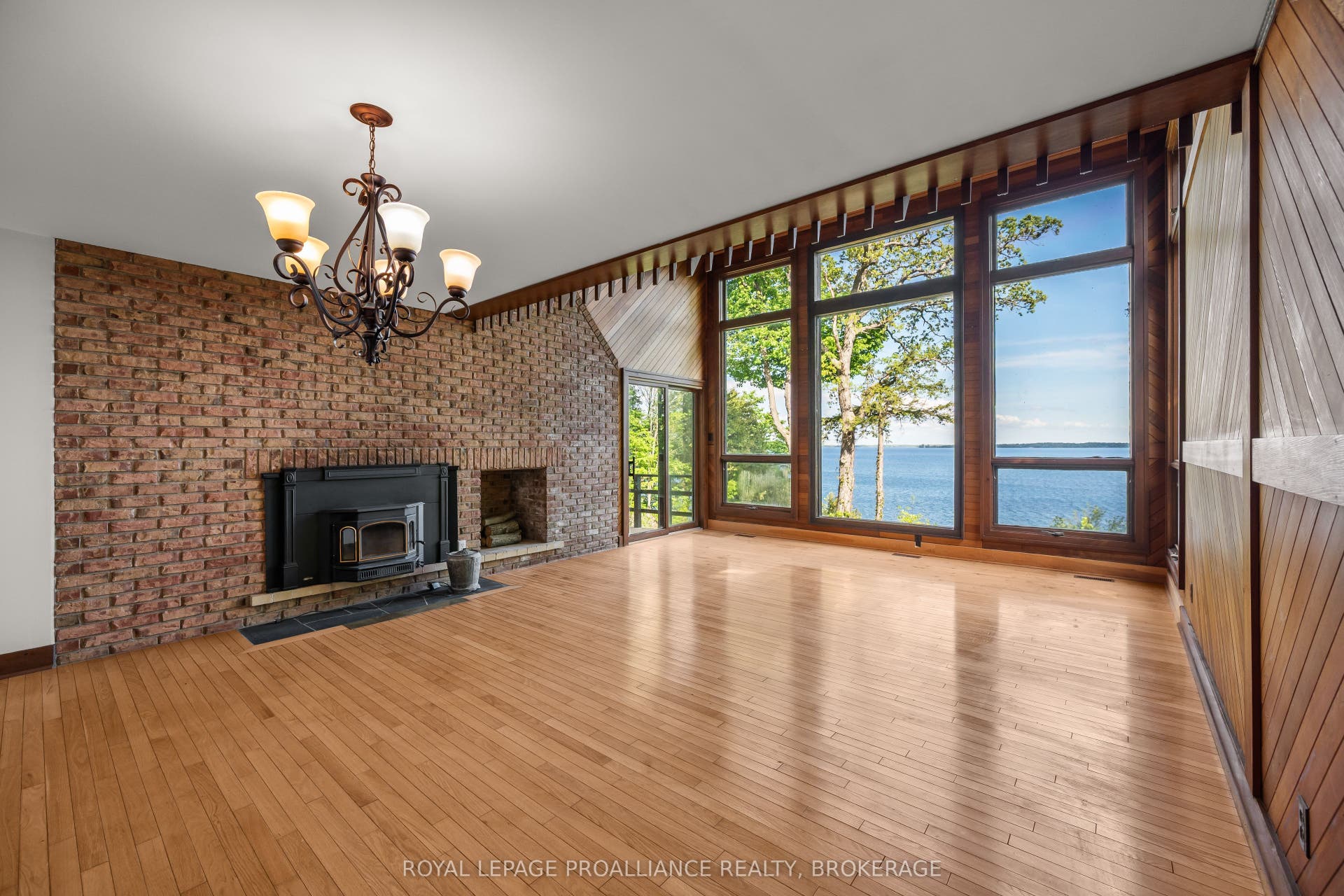 20 Riverside Drive, Kingston, Frontenac ON K7L 4V1 20 Riverside Drive, Kingston, Frontenac ON K7L 4V1
