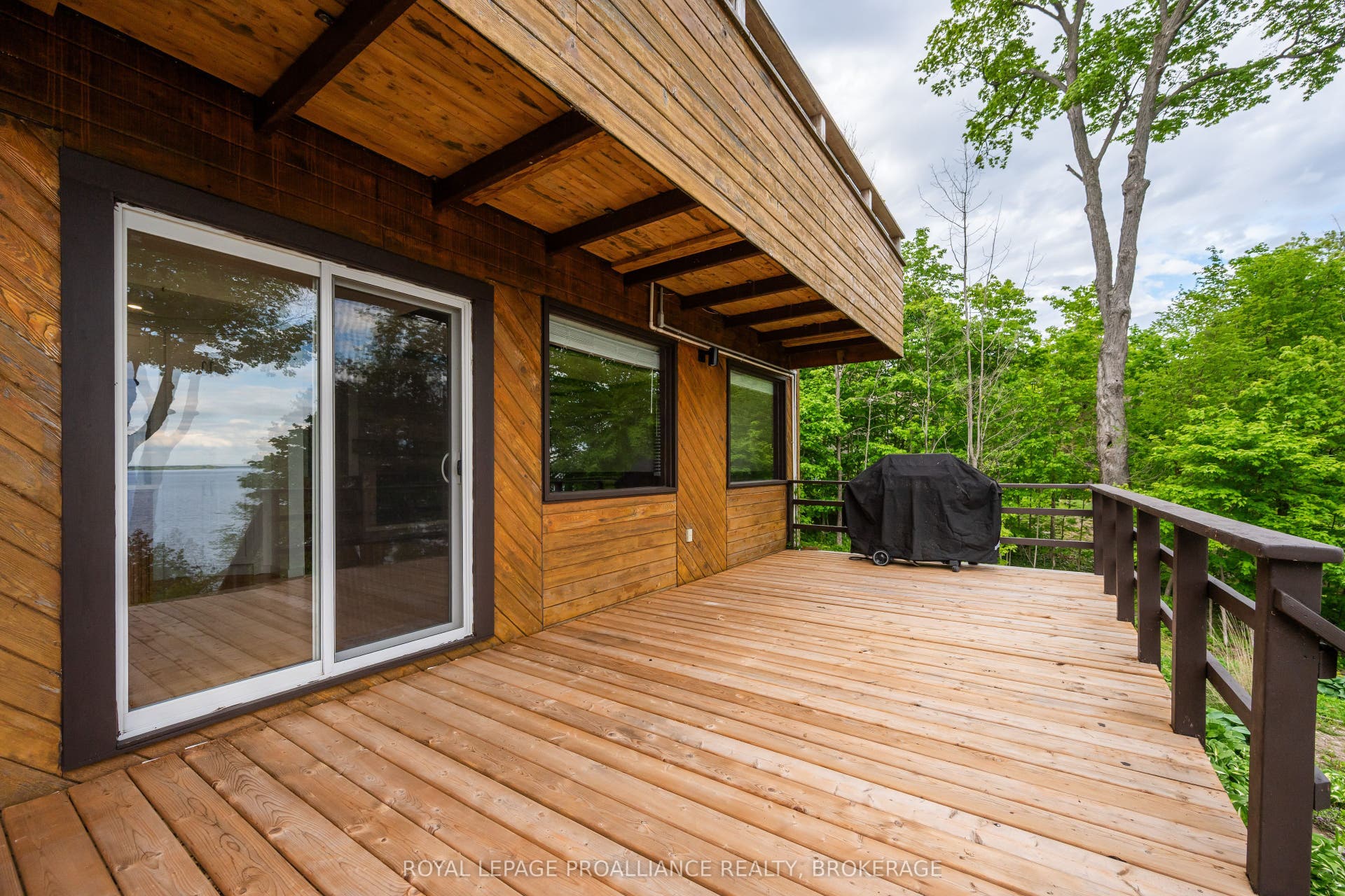 20 Riverside Drive, Kingston, Frontenac ON K7L 4V1 20 Riverside Drive, Kingston, Frontenac ON K7L 4V1