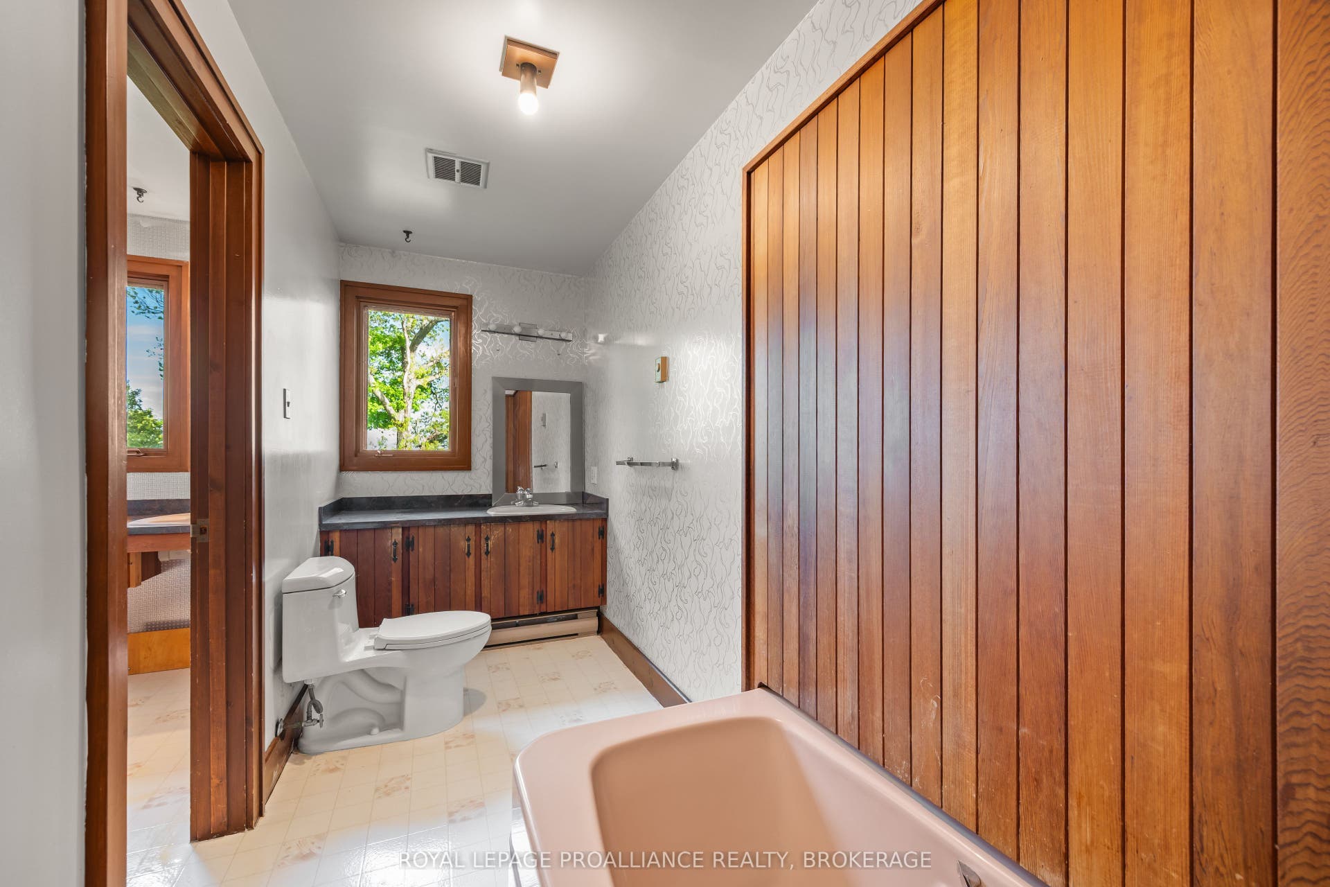 20 Riverside Drive, Kingston, Frontenac ON K7L 4V1 20 Riverside Drive, Kingston, Frontenac ON K7L 4V1