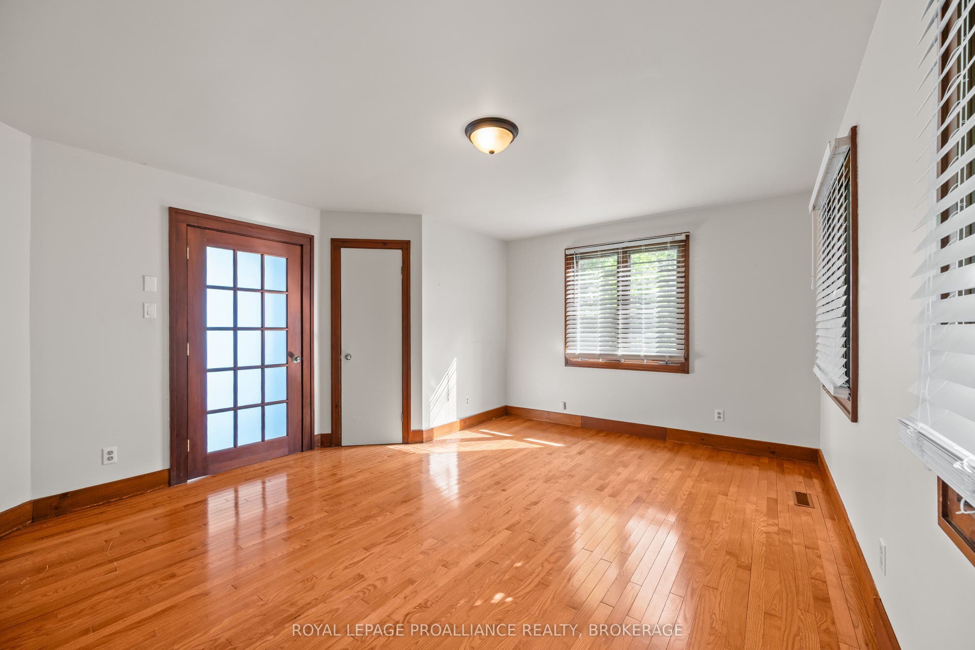 20 Riverside Drive, Kingston, Frontenac ON K7L 4V1 20 Riverside Drive, Kingston, Frontenac ON K7L 4V1