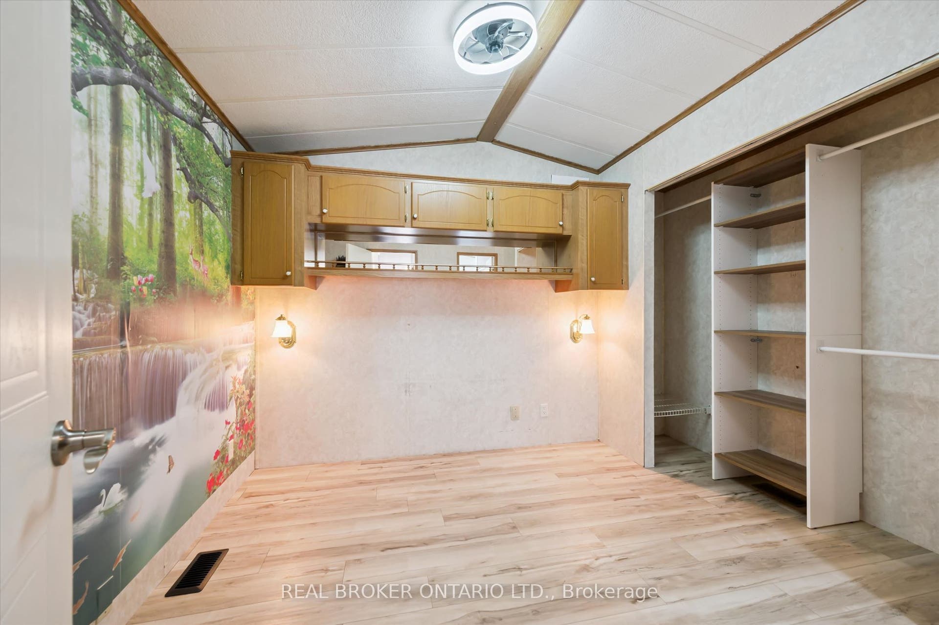 490 Spruce Street, Centre Wellington, Wellington ON N1M 2W5 490 Spruce Street, Centre Wellington, Wellington ON N1M 2W5