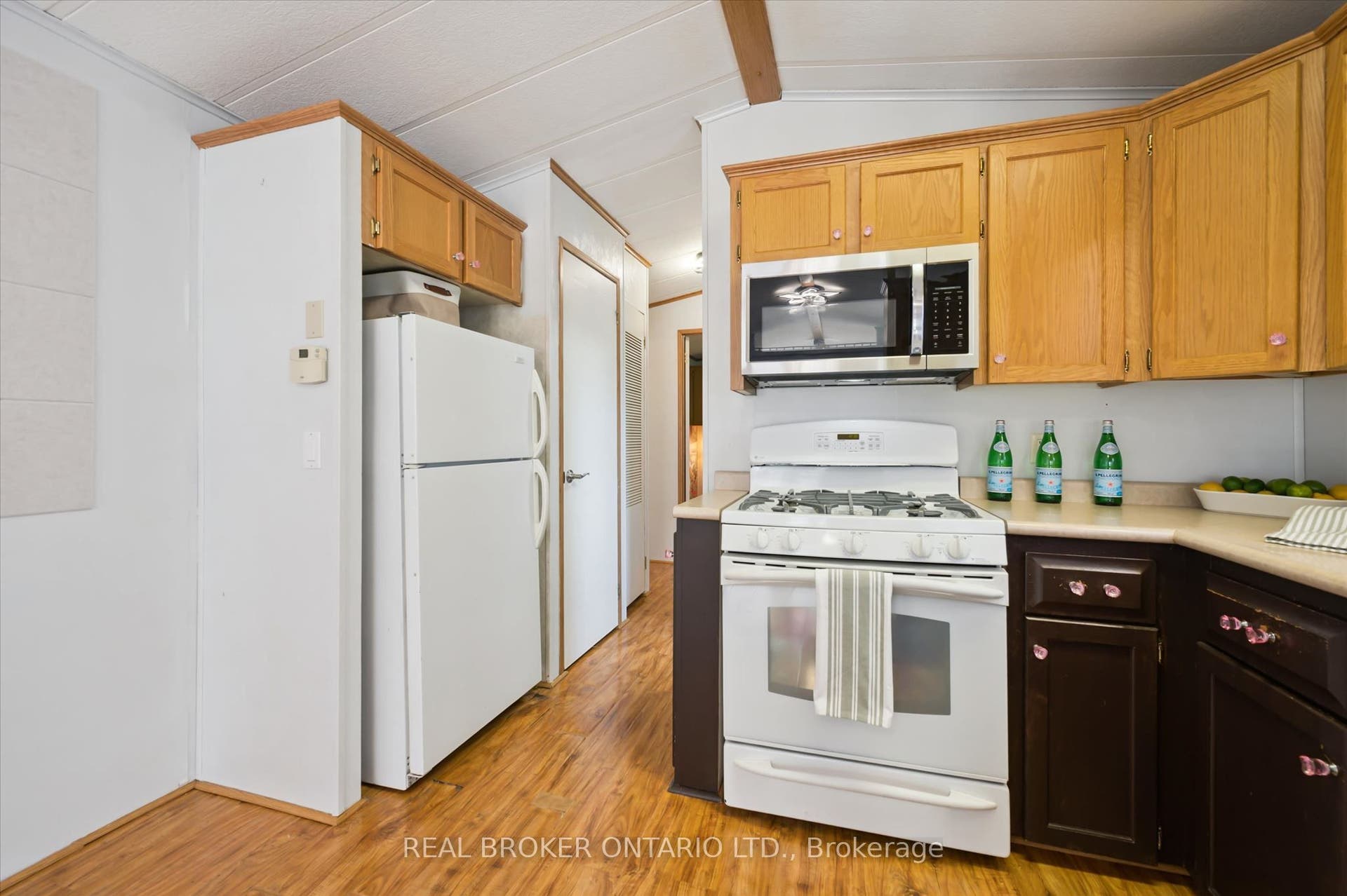 490 Spruce Street, Centre Wellington, Wellington ON N1M 2W5 490 Spruce Street, Centre Wellington, Wellington ON N1M 2W5