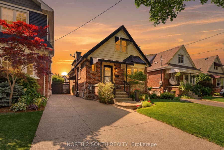 Property photo for 212 Wexford Avenue S, Hamilton, Hamilton ON