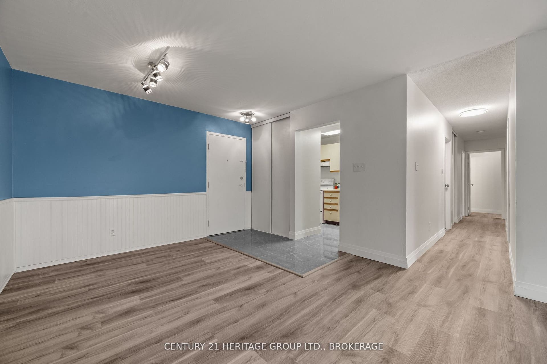 561 Armstrong Road, #202, Kingston, Frontenac ON K7M 8J9