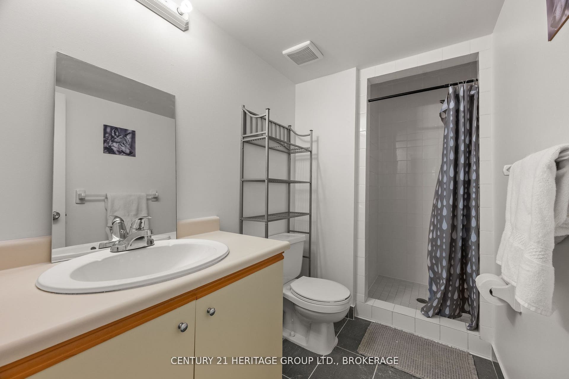 561 Armstrong Road, #202, Kingston, Frontenac ON K7M 8J9