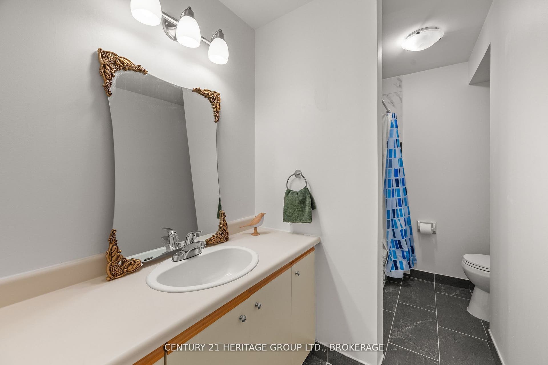561 Armstrong Road, #202, Kingston, Frontenac ON K7M 8J9