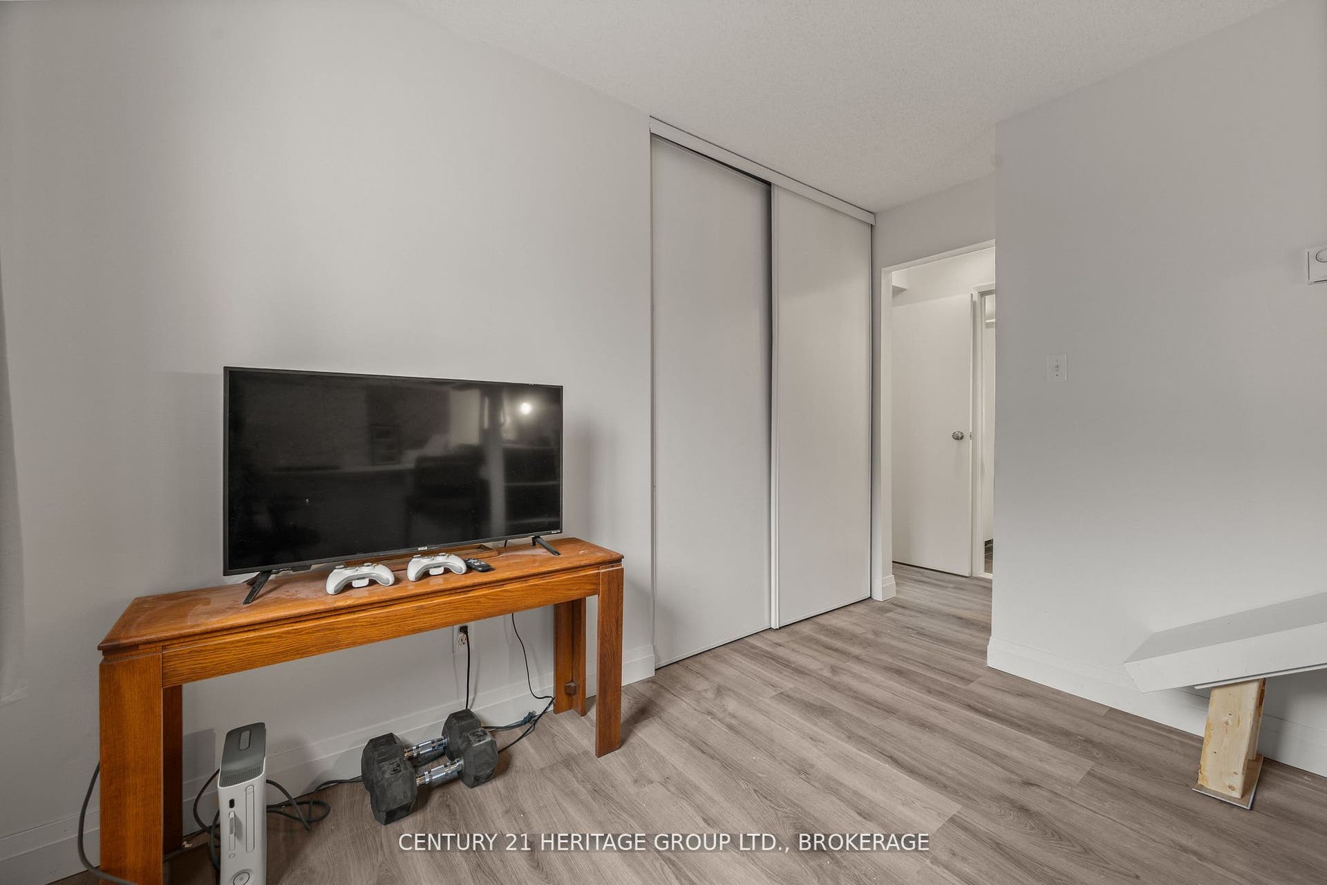 561 Armstrong Road, #202, Kingston, Frontenac ON K7M 8J9