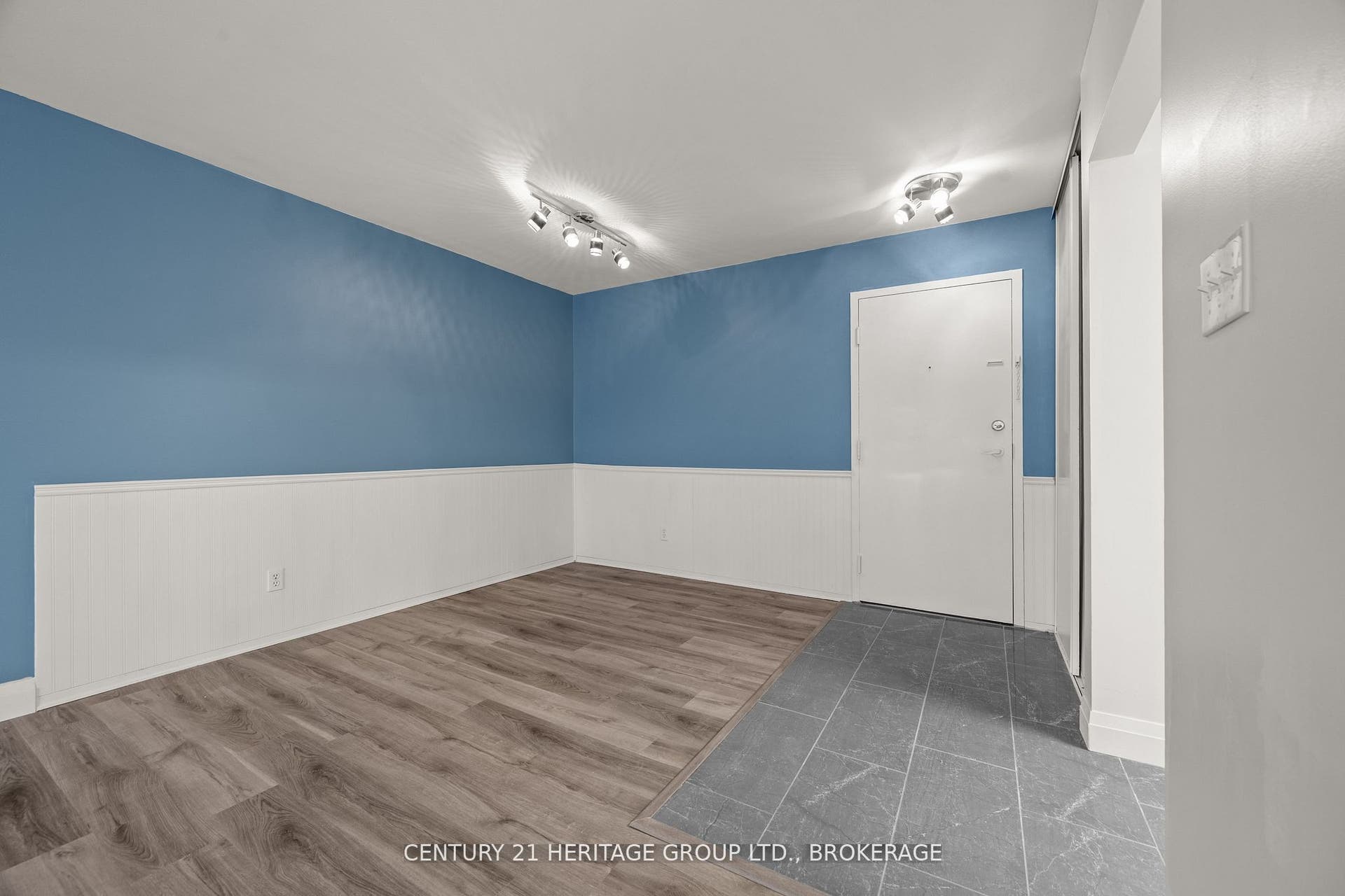 561 Armstrong Road, #202, Kingston, Frontenac ON K7M 8J9