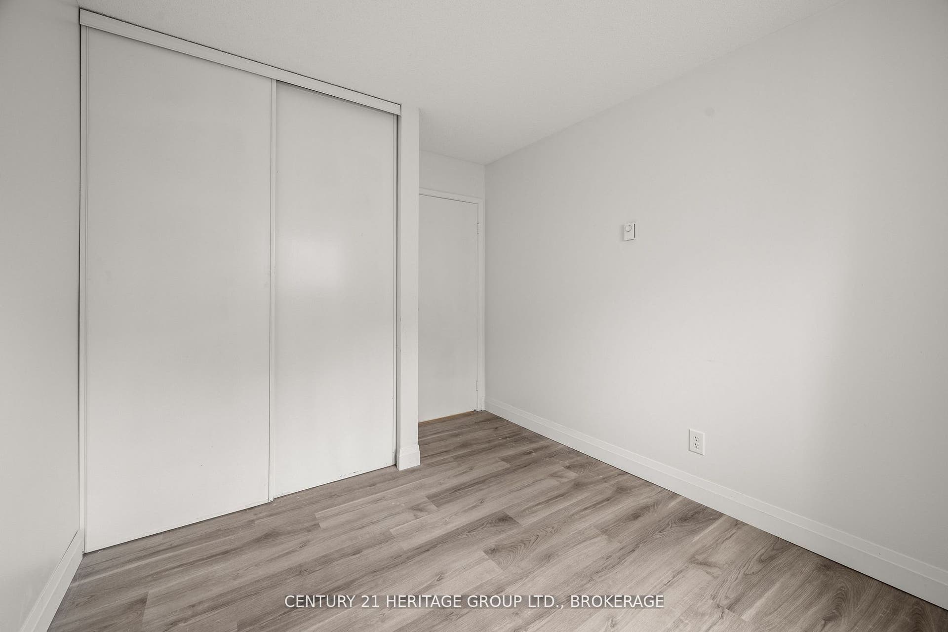 561 Armstrong Road, #202, Kingston, Frontenac ON K7M 8J9