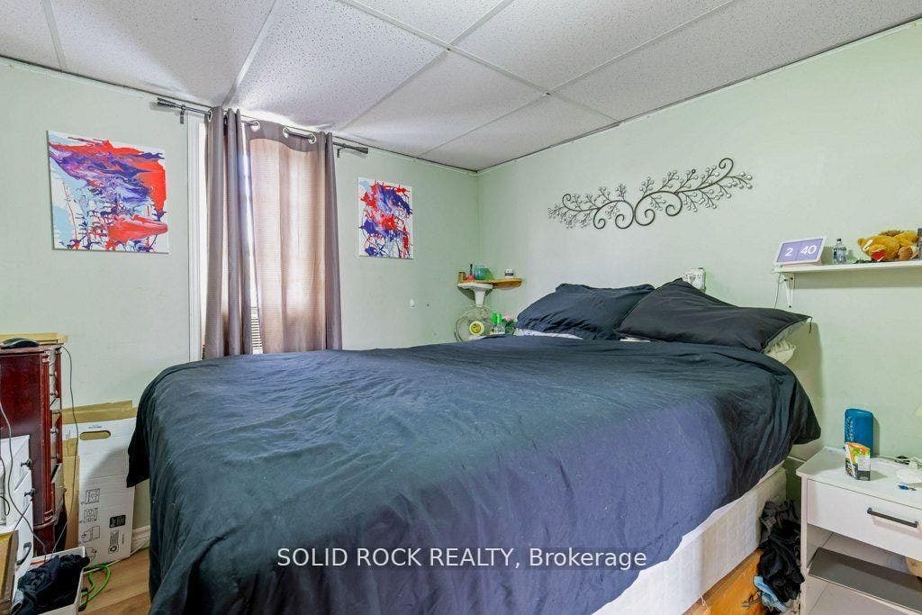 Rear primary bdrm with oversized bed