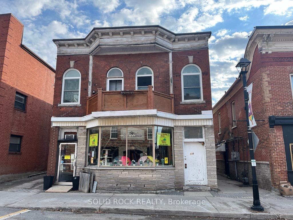 Close-up of 130-132 Prescott St