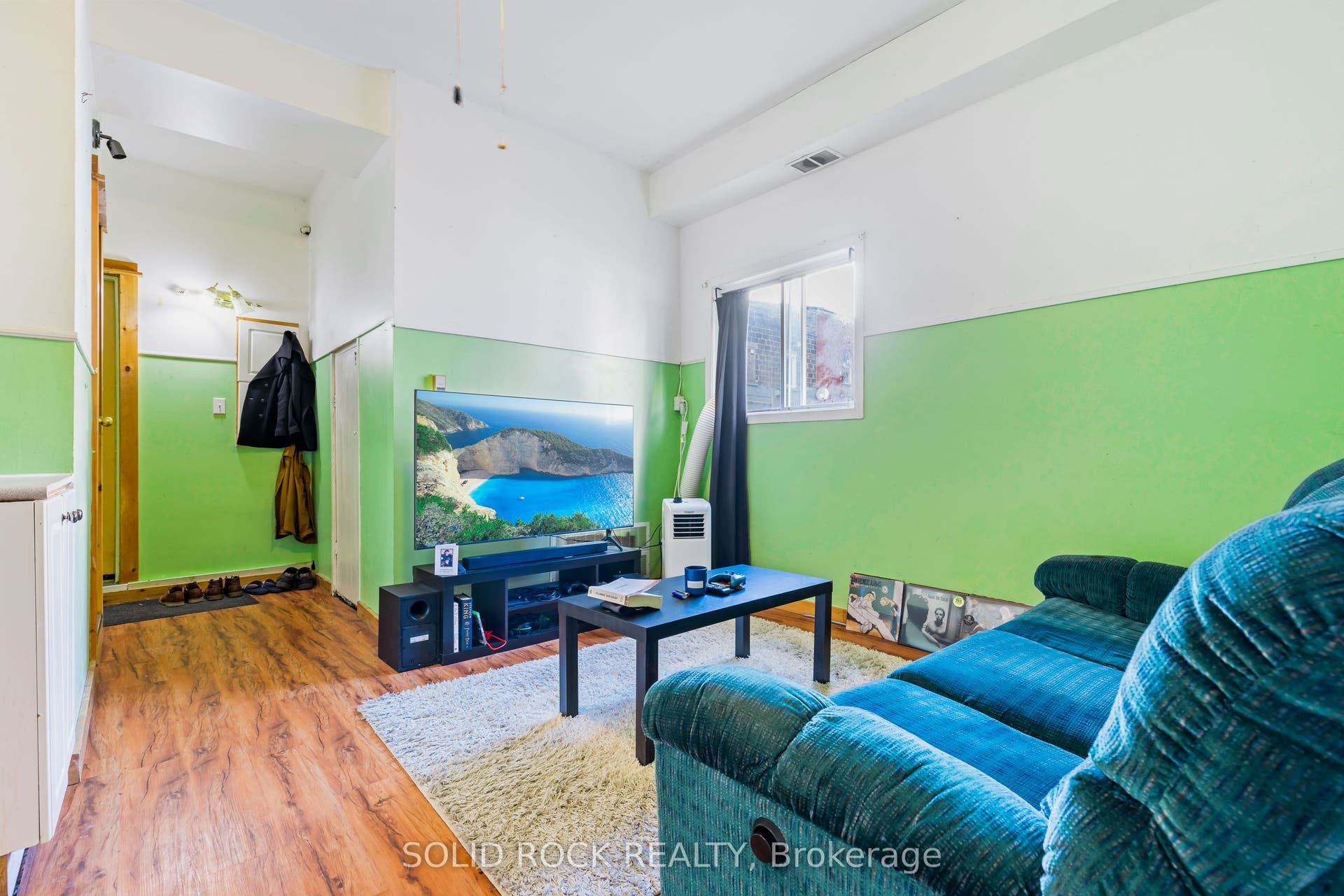 134 Prescott St, 2-bedroom apt, living room