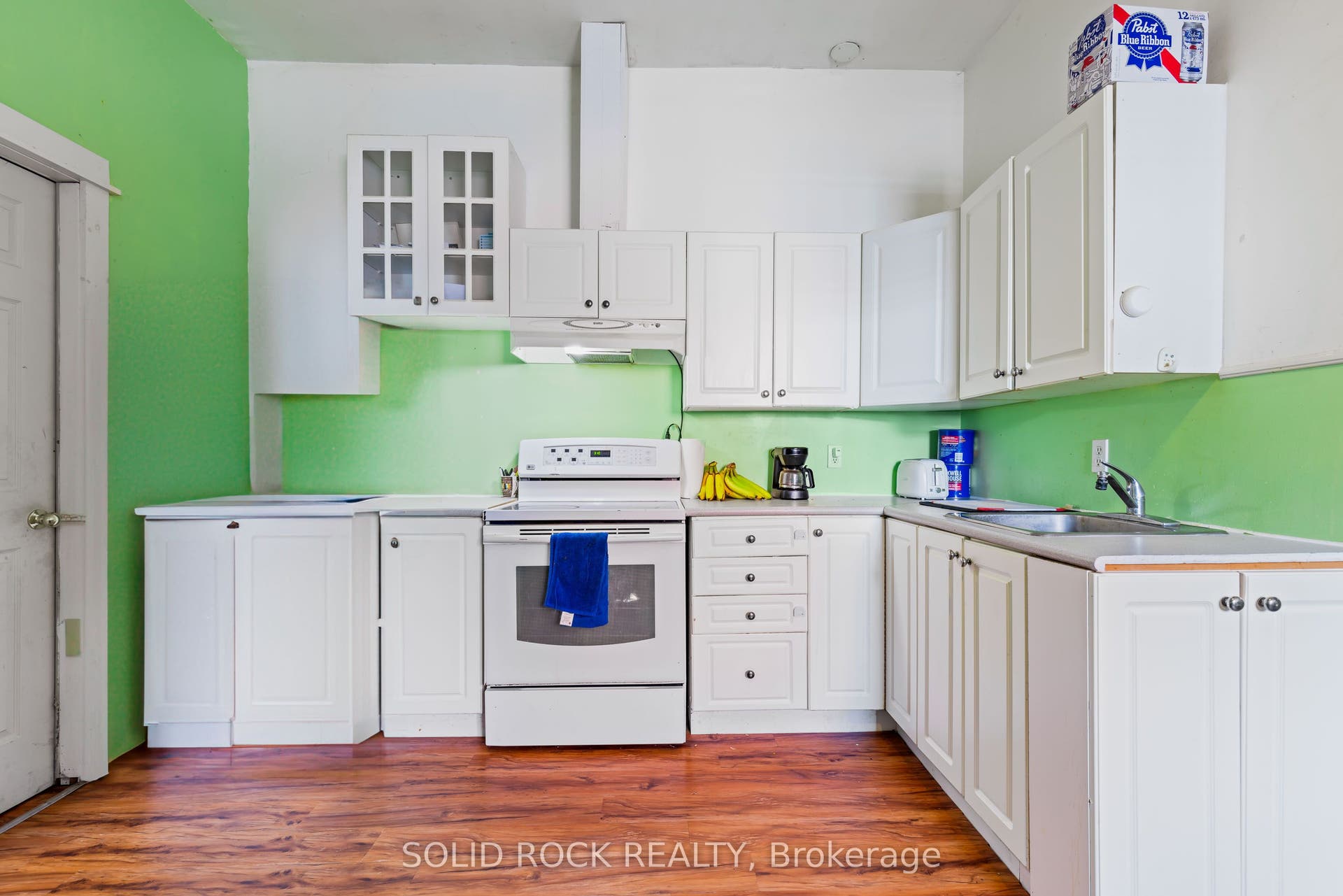 134 Prescott St, NW main level 2-bedroom apt