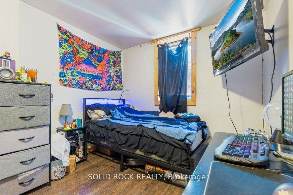 2nd bdrm - previous tenant