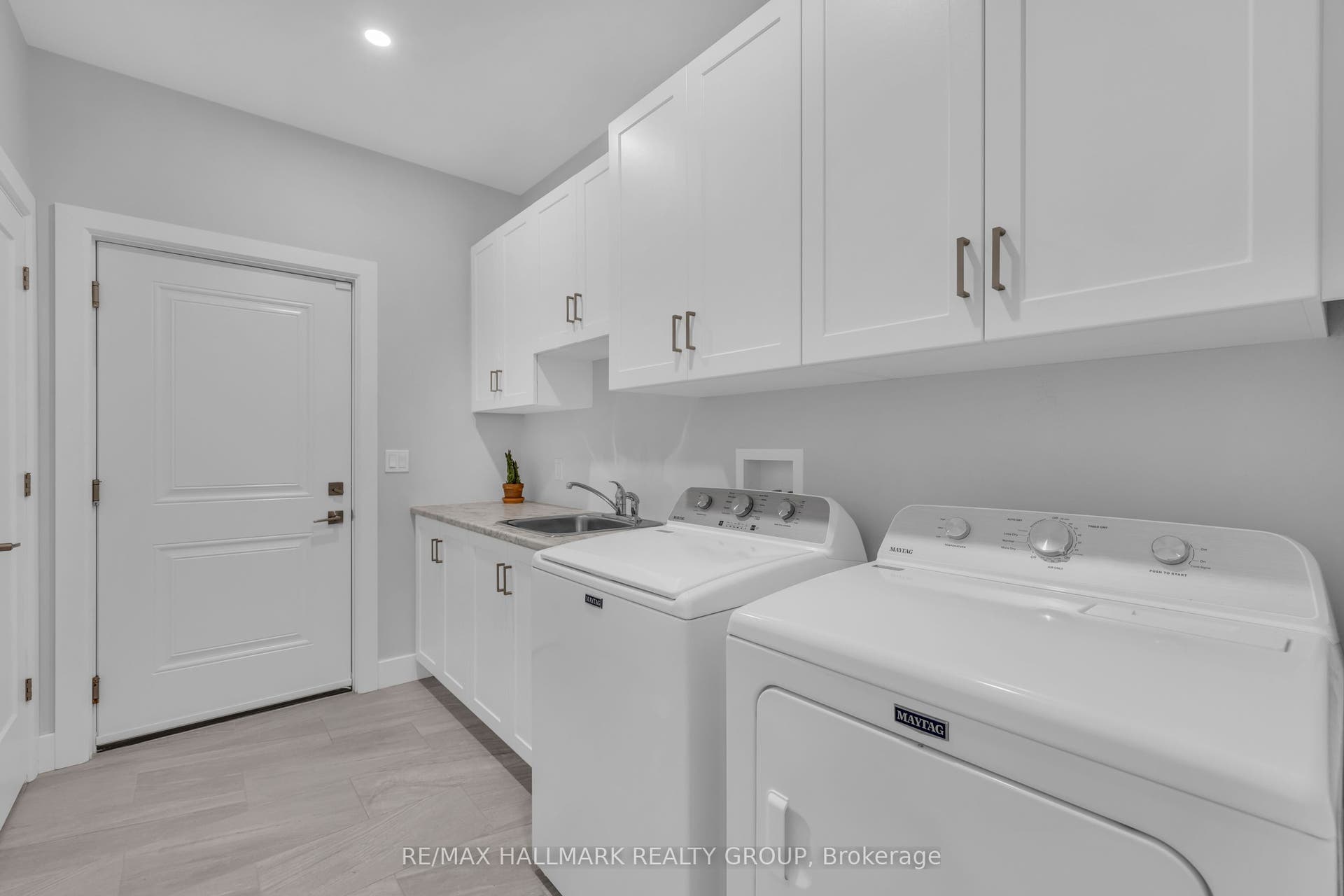 1077 SHEARER Drive, Brockville, Leeds And Grenville ON K6V 7K1 1077 SHEARER Drive, Brockville, Leeds And Grenville ON K6V 7K1