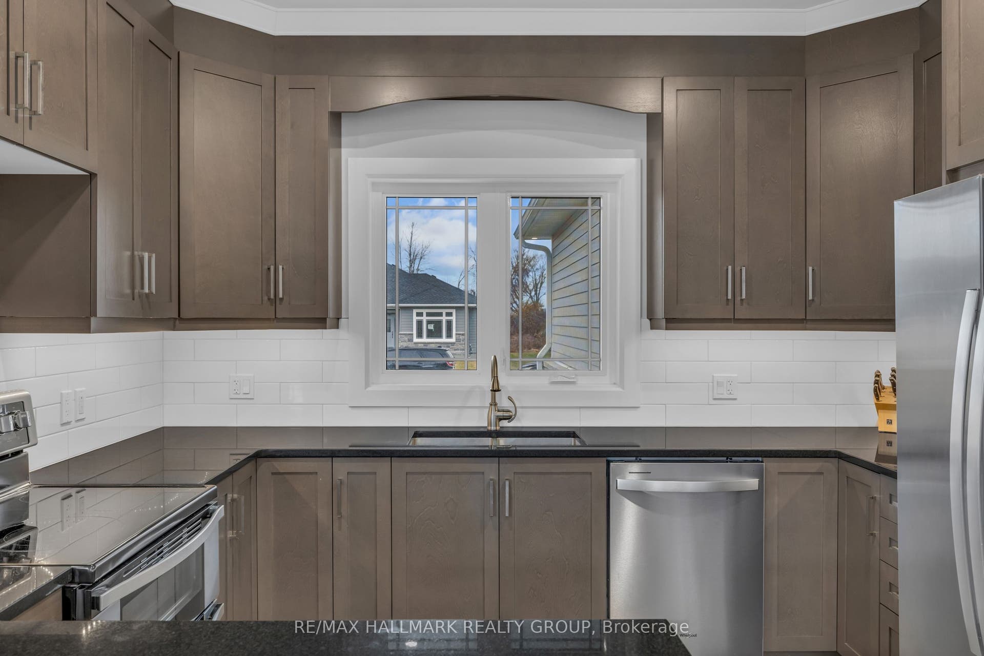1077 SHEARER Drive, Brockville, Leeds And Grenville ON K6V 7K1 1077 SHEARER Drive, Brockville, Leeds And Grenville ON K6V 7K1