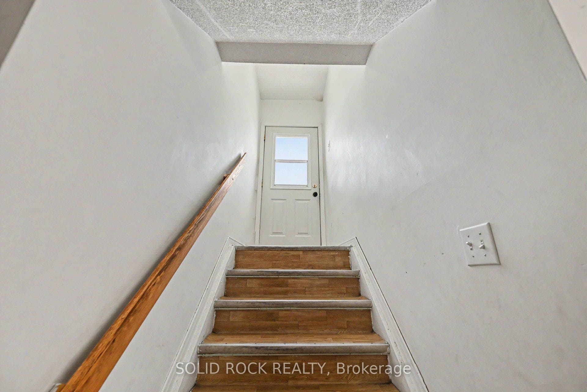 530 Mario Street, Hawkesbury, Prescott And Russell ON K6A 3V4 Stairs to Unit 2