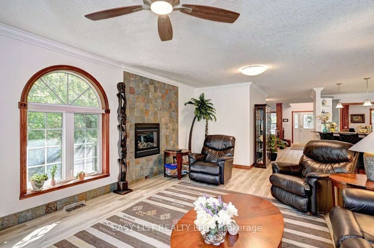 527 River Road, Cambridge, Waterloo ON N3C 2B8 527 River Road, Cambridge, Waterloo ON N3C 2B8