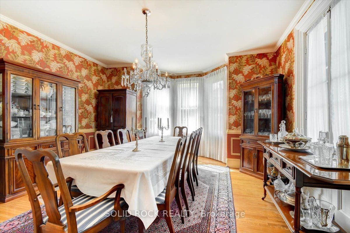 87 Booth Street N, Trent Hills, Northumberland ON K0L 1L0 Elegant Separate Formal Dining Room