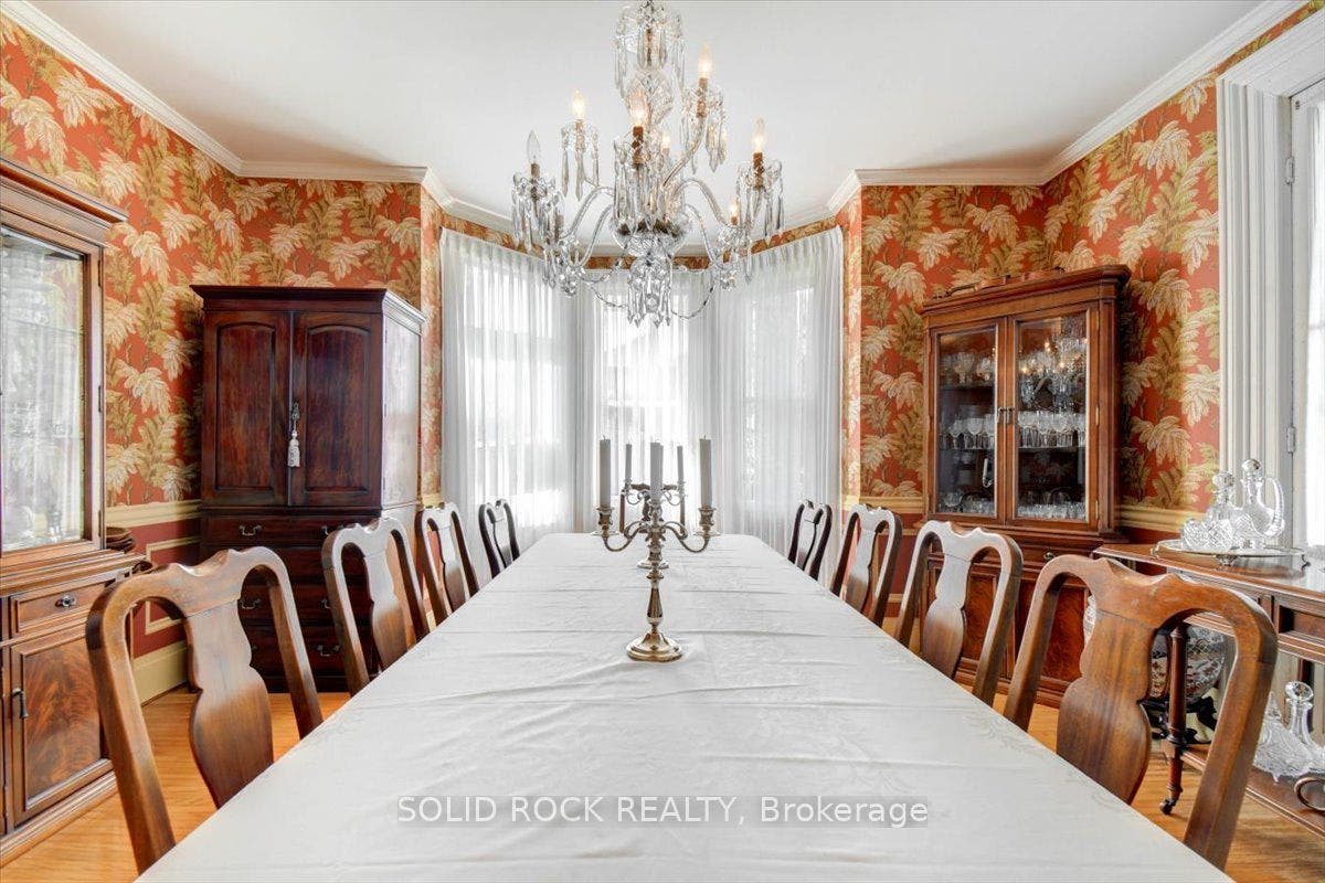 87 Booth Street N, Trent Hills, Northumberland ON K0L 1L0 Elegant Separate Formal Dining Room