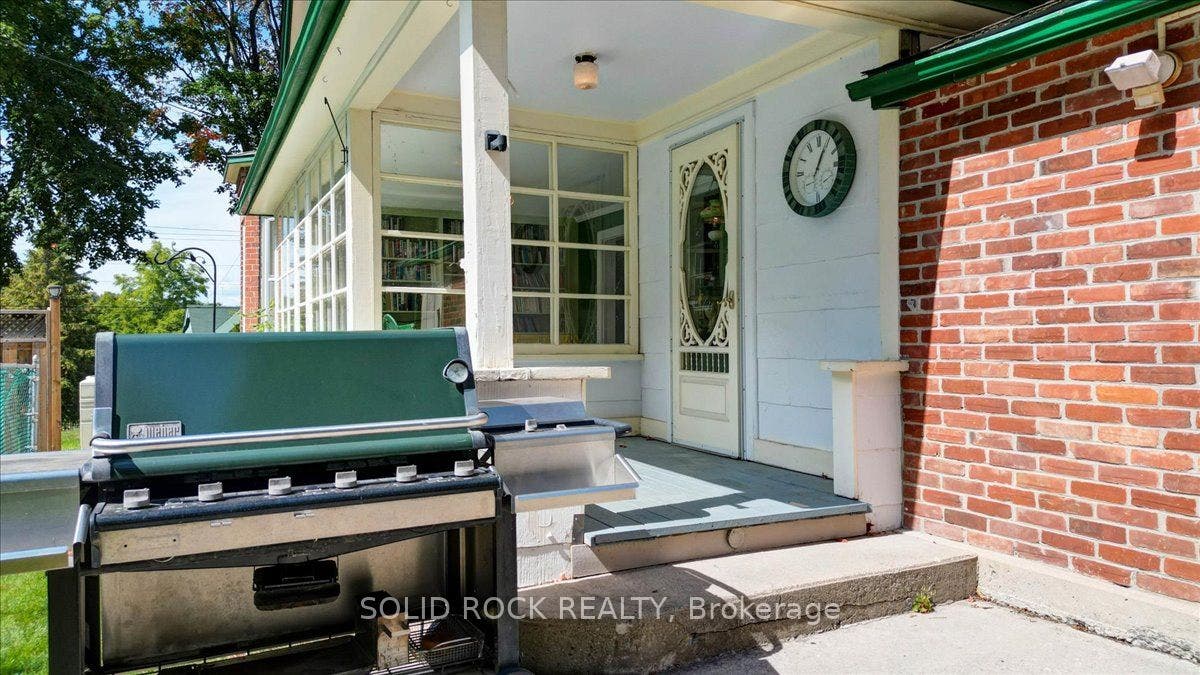 87 Booth Street N, Trent Hills, Northumberland ON K0L 1L0 Exit to Deck from Sunroom