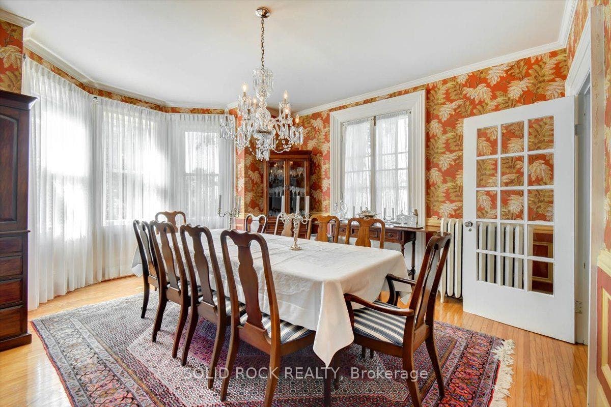87 Booth Street N, Trent Hills, Northumberland ON K0L 1L0 Elegant Separate Formal Dining Room