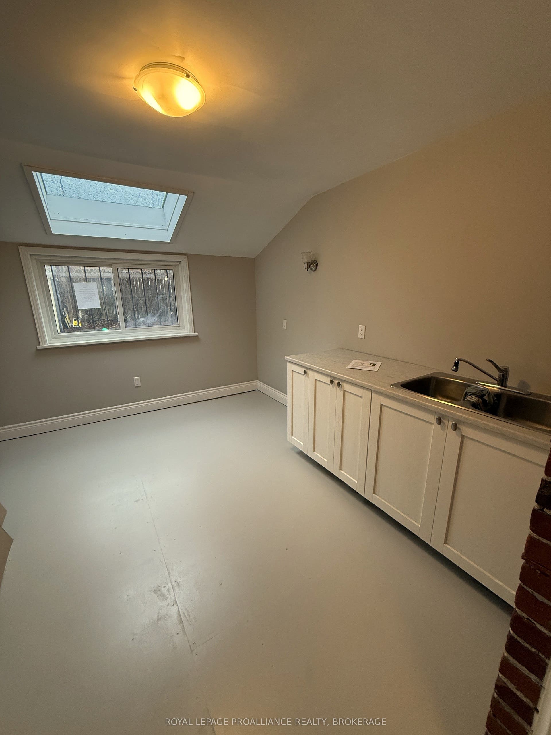 272 Wellington Street, Kingston, Frontenac ON K7K 2Z1 272 Wellington Street, Kingston, Frontenac ON K7K 2Z1