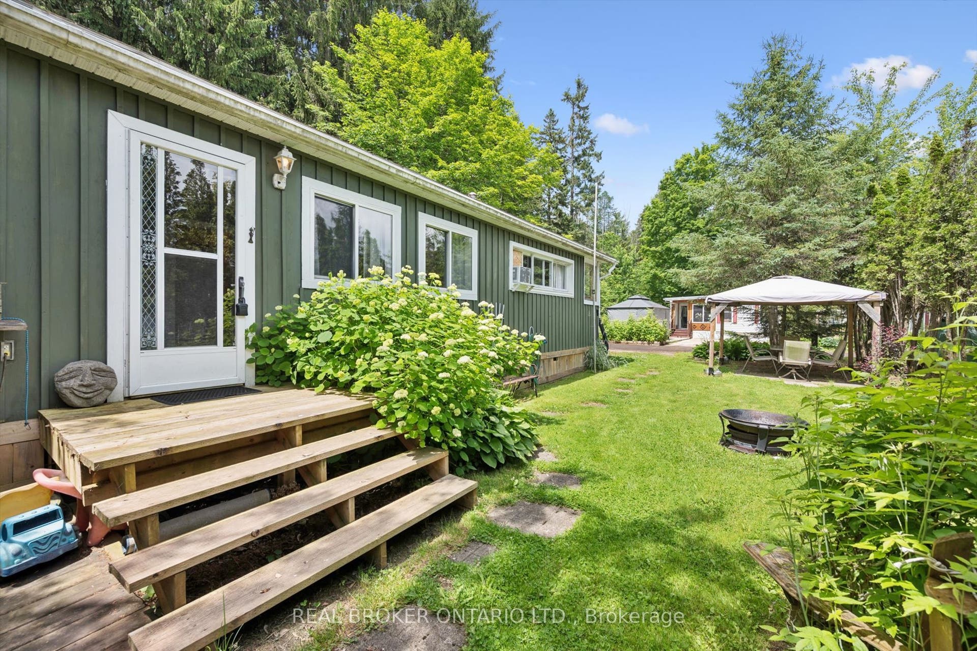 127 Cedar Crescent, Centre Wellington, Wellington ON N1M 2W5 127 Cedar Crescent, Centre Wellington, Wellington ON N1M 2W5
