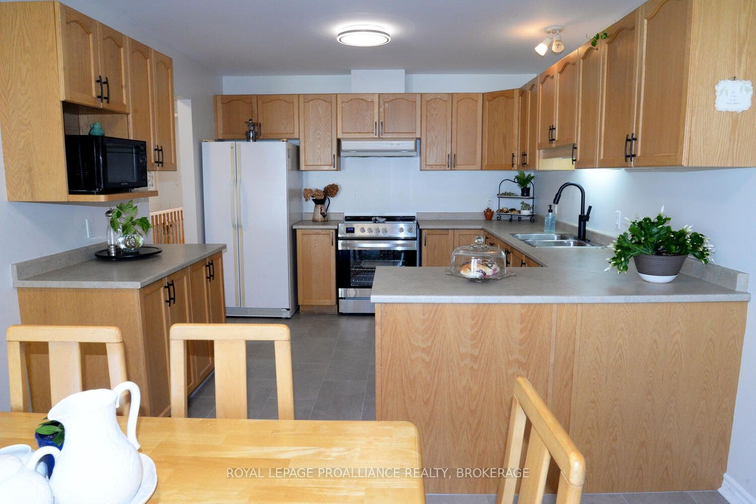 166 Ellesmeer Avenue, Kingston, Frontenac ON K7P 3H6 166 Ellesmeer Avenue, Kingston, Frontenac ON K7P 3H6