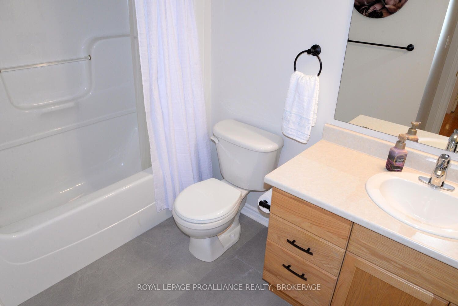 166 Ellesmeer Avenue, Kingston, Frontenac ON K7P 3H6 166 Ellesmeer Avenue, Kingston, Frontenac ON K7P 3H6
