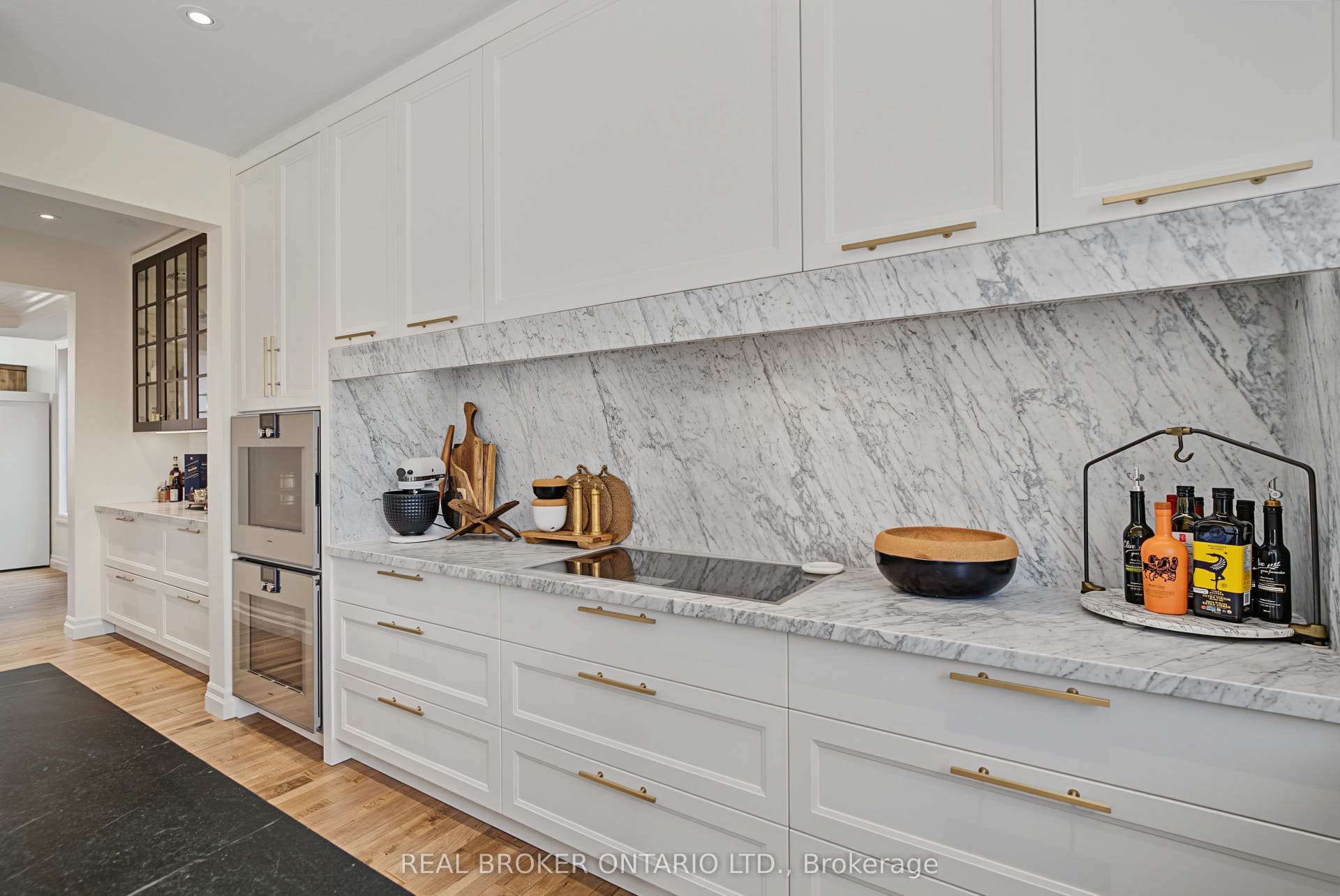 422 Rideau River Street, Waterloo, Waterloo ON N2V 2Y4 All Appliances Are Gaggeneau