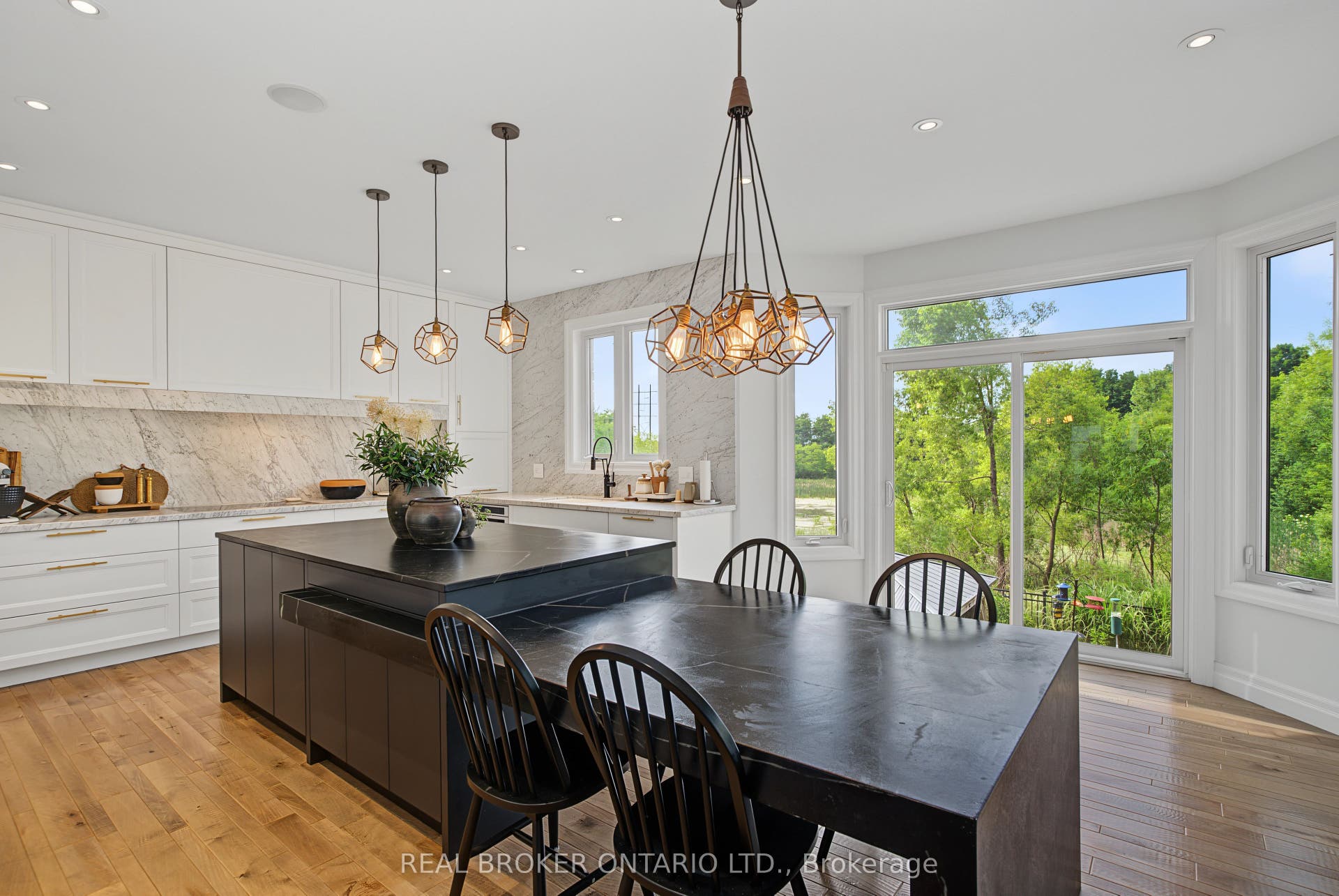 422 Rideau River Street, Waterloo, Waterloo ON N2V 2Y4 422 Rideau River Street, Waterloo, Waterloo ON N2V 2Y4