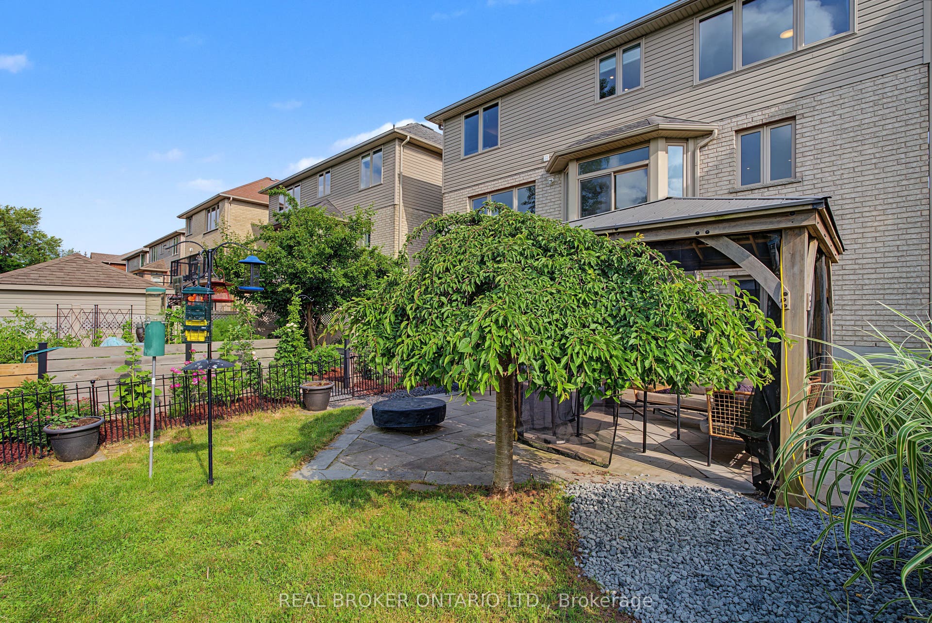 422 Rideau River Street, Waterloo, Waterloo ON N2V 2Y4 Outside Fenced In Separate Garden