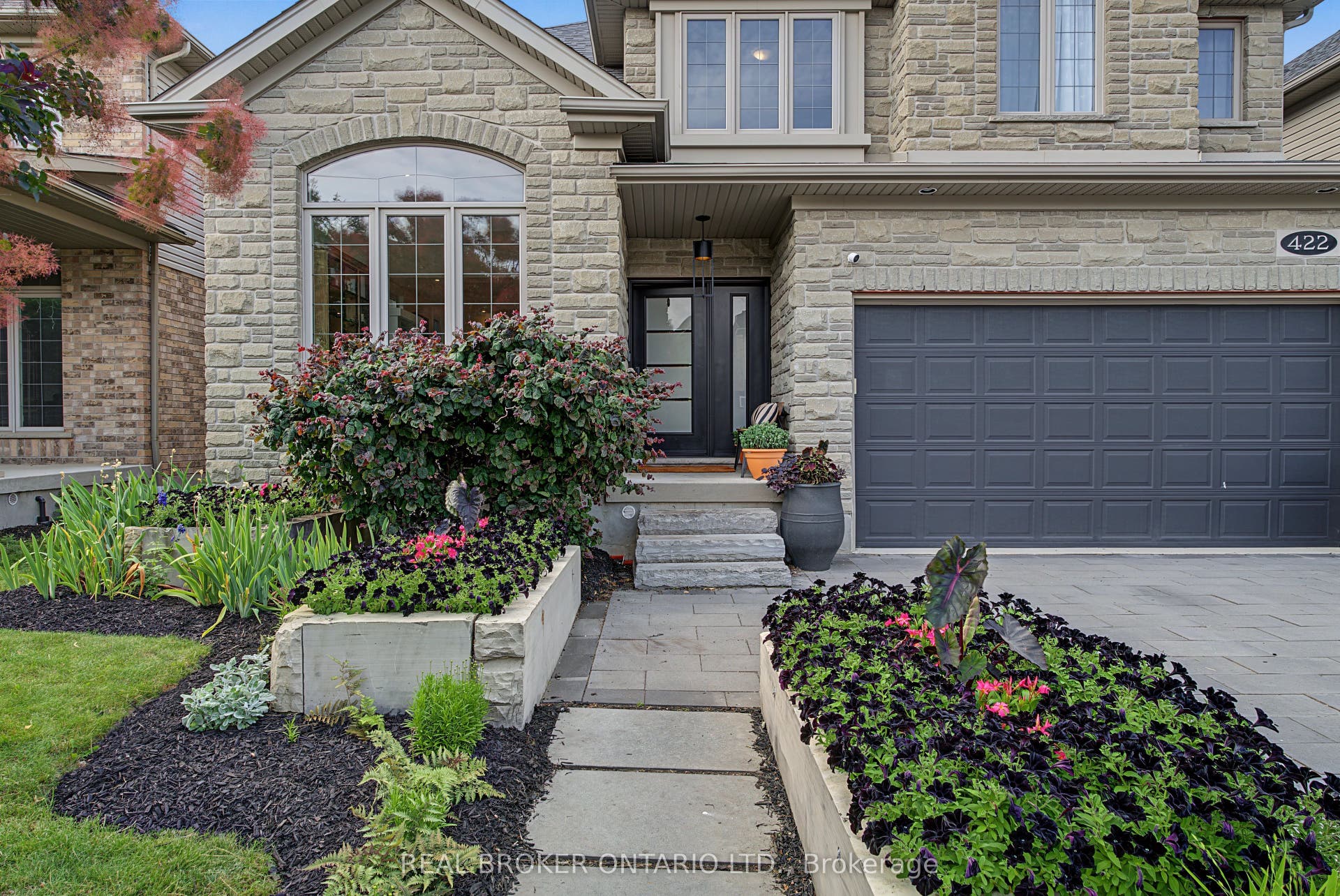 422 Rideau River Street, Waterloo, Waterloo ON N2V 2Y4 Main Entrance