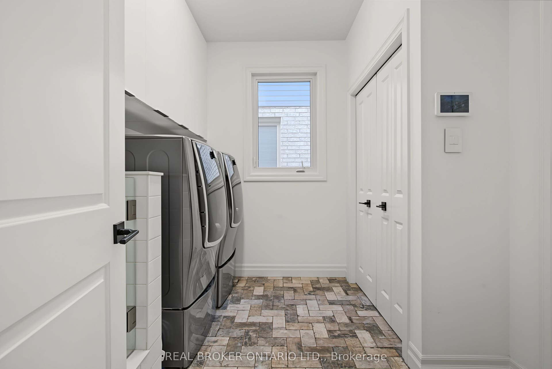 422 Rideau River Street, Waterloo, Waterloo ON N2V 2Y4 Samsung Front Load Washer And Dryer