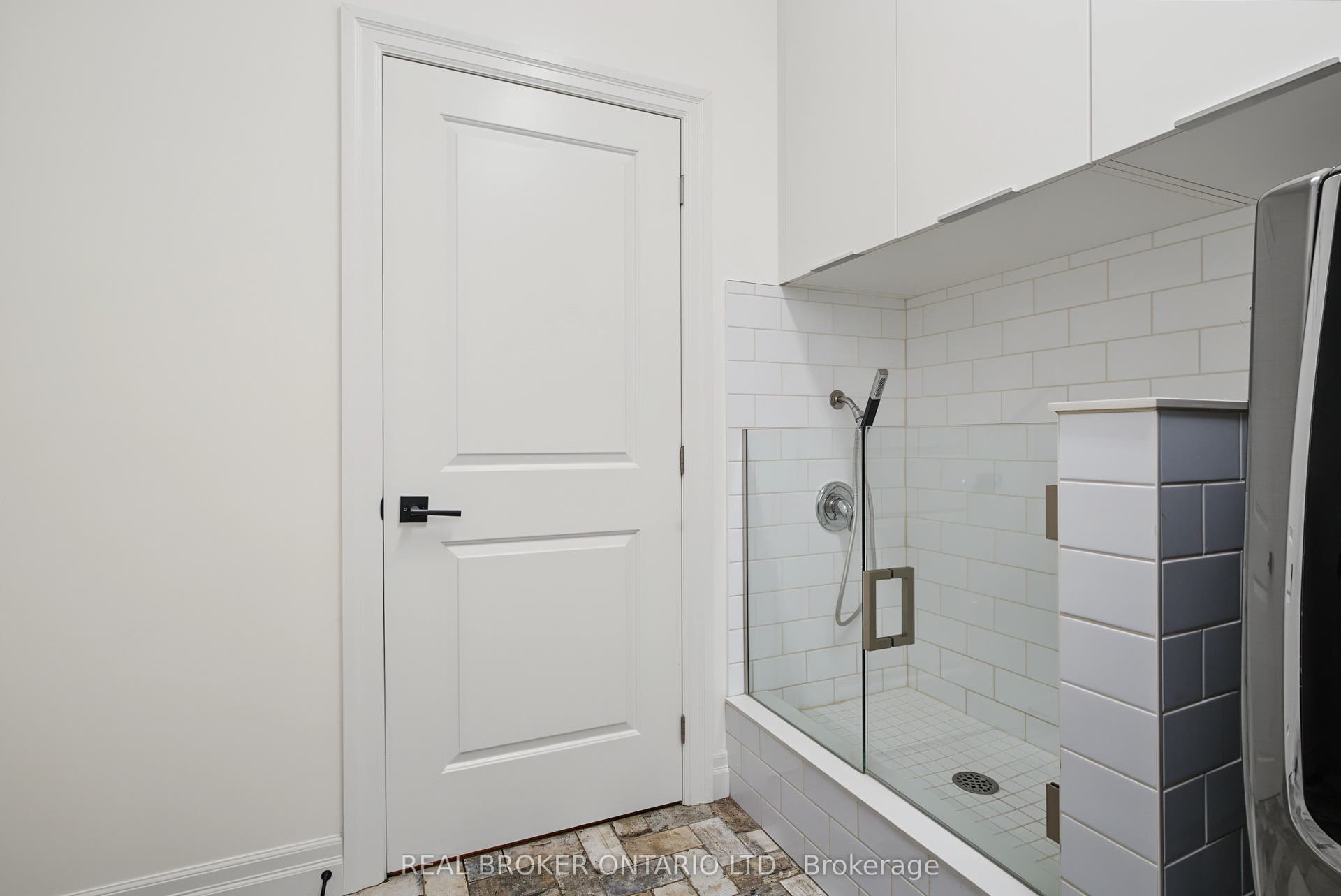 422 Rideau River Street, Waterloo, Waterloo ON N2V 2Y4 Built In Dog Shower In Laundry Room