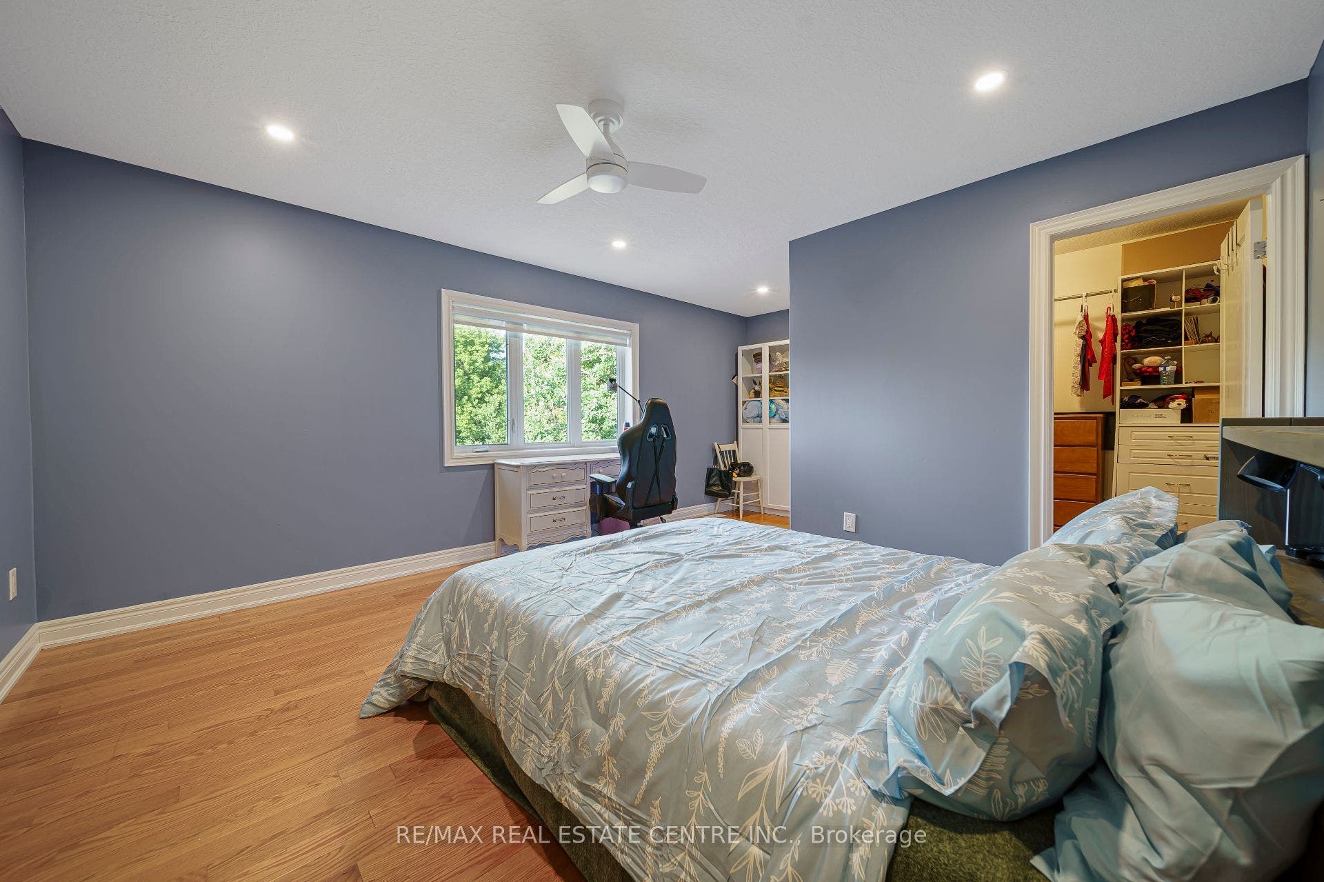 112 Dirksen Court, Kitchener, Waterloo ON N2P 2M1 112 Dirksen Court, Kitchener, Waterloo ON N2P 2M1