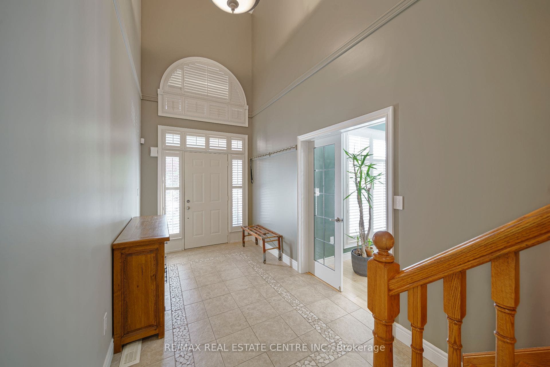 112 Dirksen Court, Kitchener, Waterloo ON N2P 2M1 112 Dirksen Court, Kitchener, Waterloo ON N2P 2M1