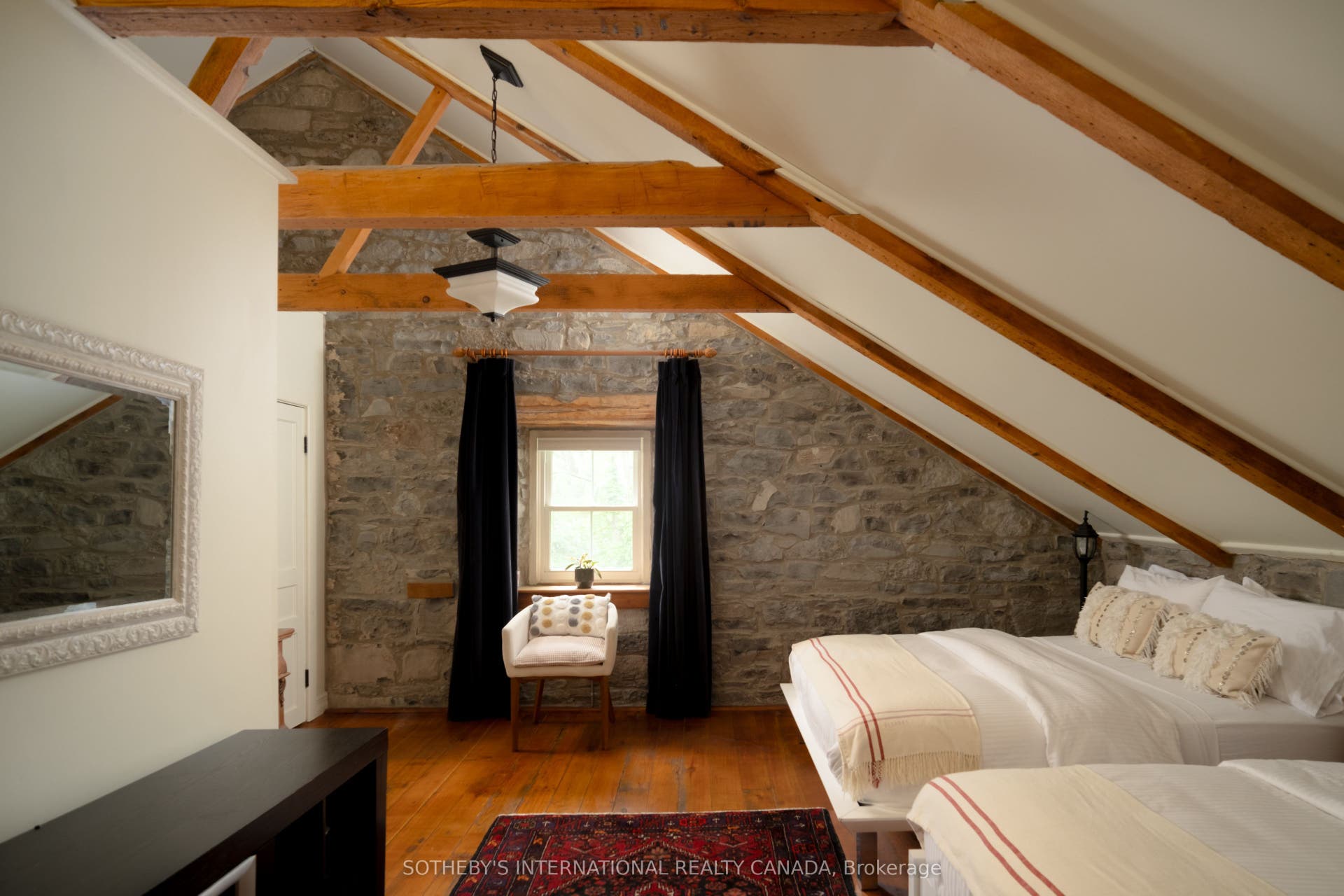 8 Starr Place, Kingston, Frontenac ON K7L 4V1 Chapel Suite