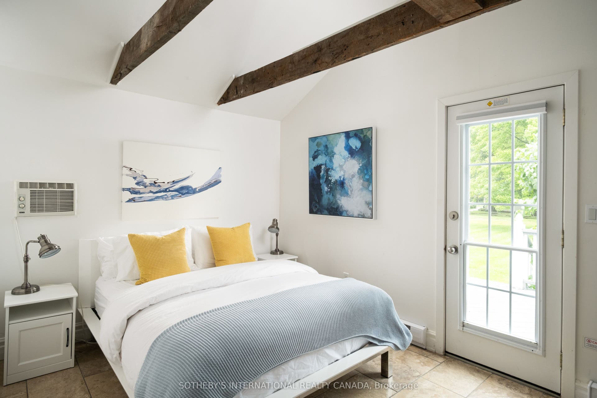 8 Starr Place, Kingston, Frontenac ON K7L 4V1 Whitney Suite