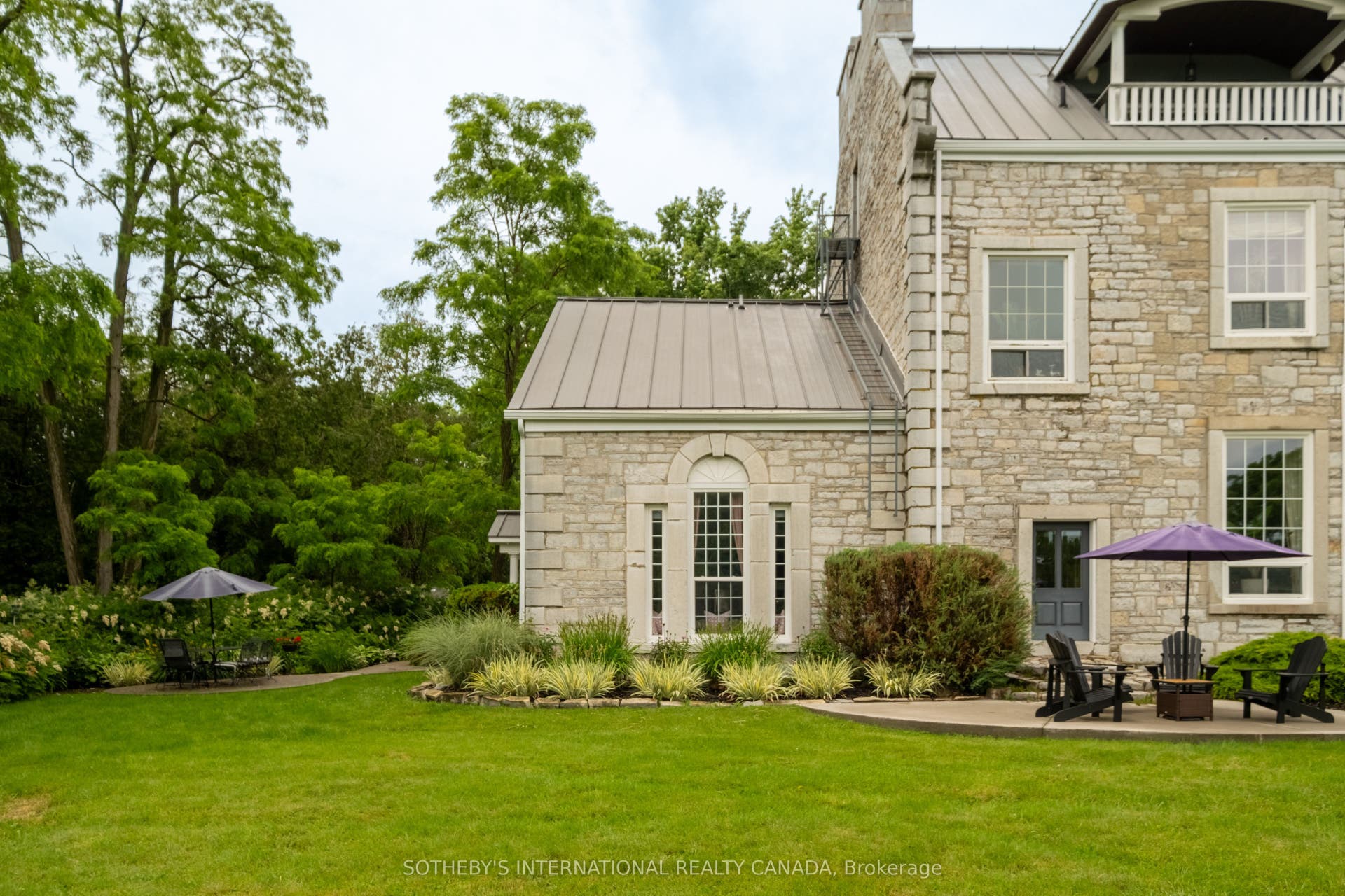 8 Starr Place, Kingston, Frontenac ON K7L 4V1 8 Starr Place, Kingston, Frontenac ON K7L 4V1
