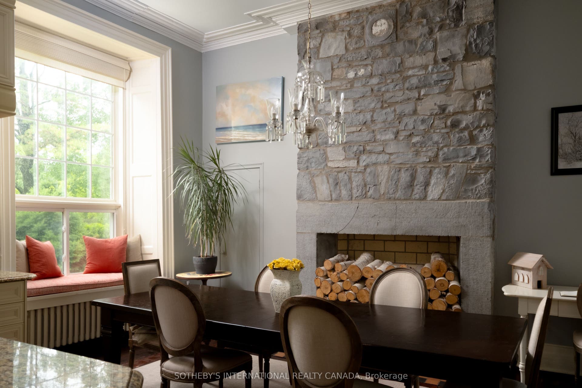 8 Starr Place, Kingston, Frontenac ON K7L 4V1 Whitney Suite