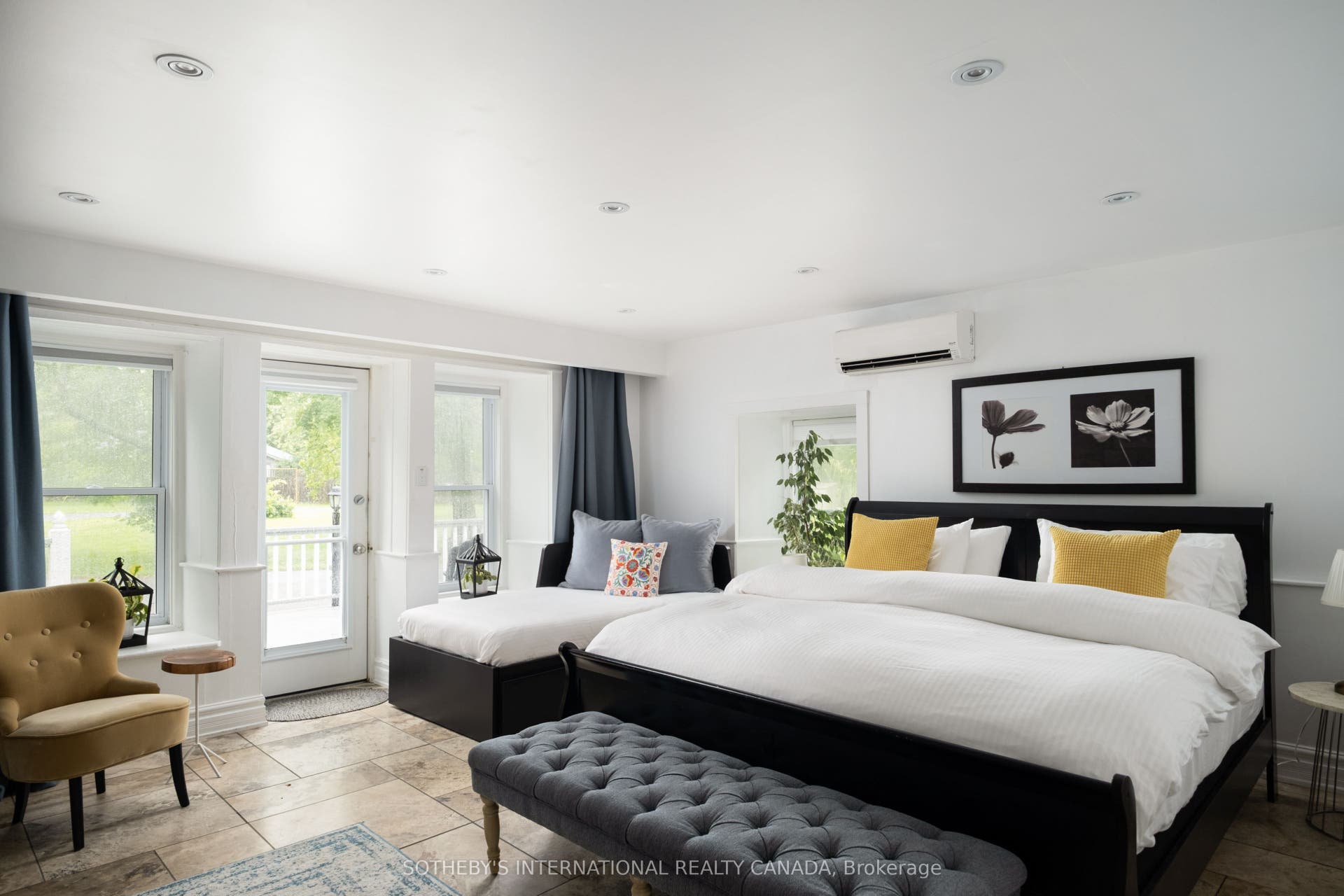 8 Starr Place, Kingston, Frontenac ON K7L 4V1 Whitney Suite
