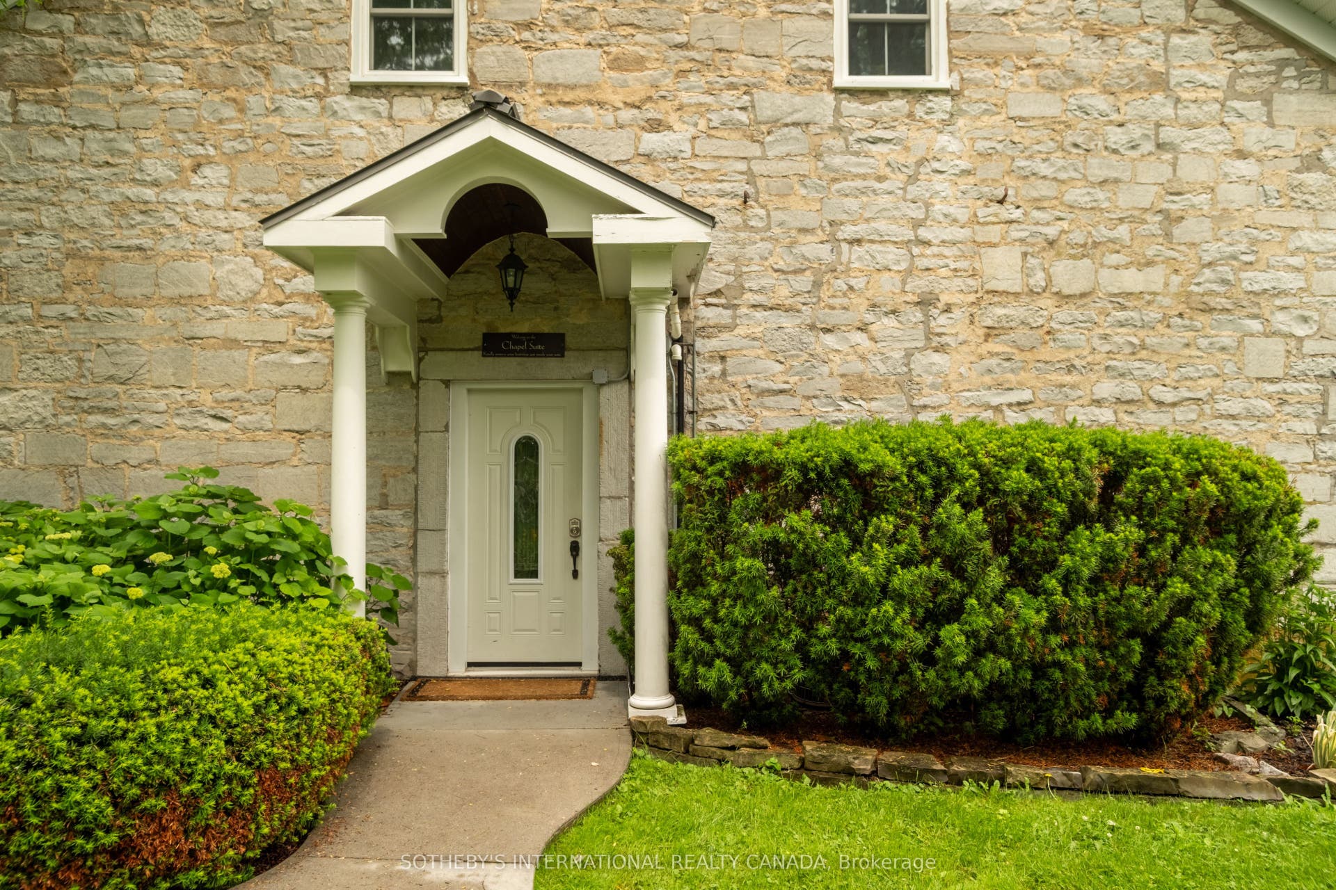 8 Starr Place, Kingston, Frontenac ON K7L 4V1 Chapel Suite