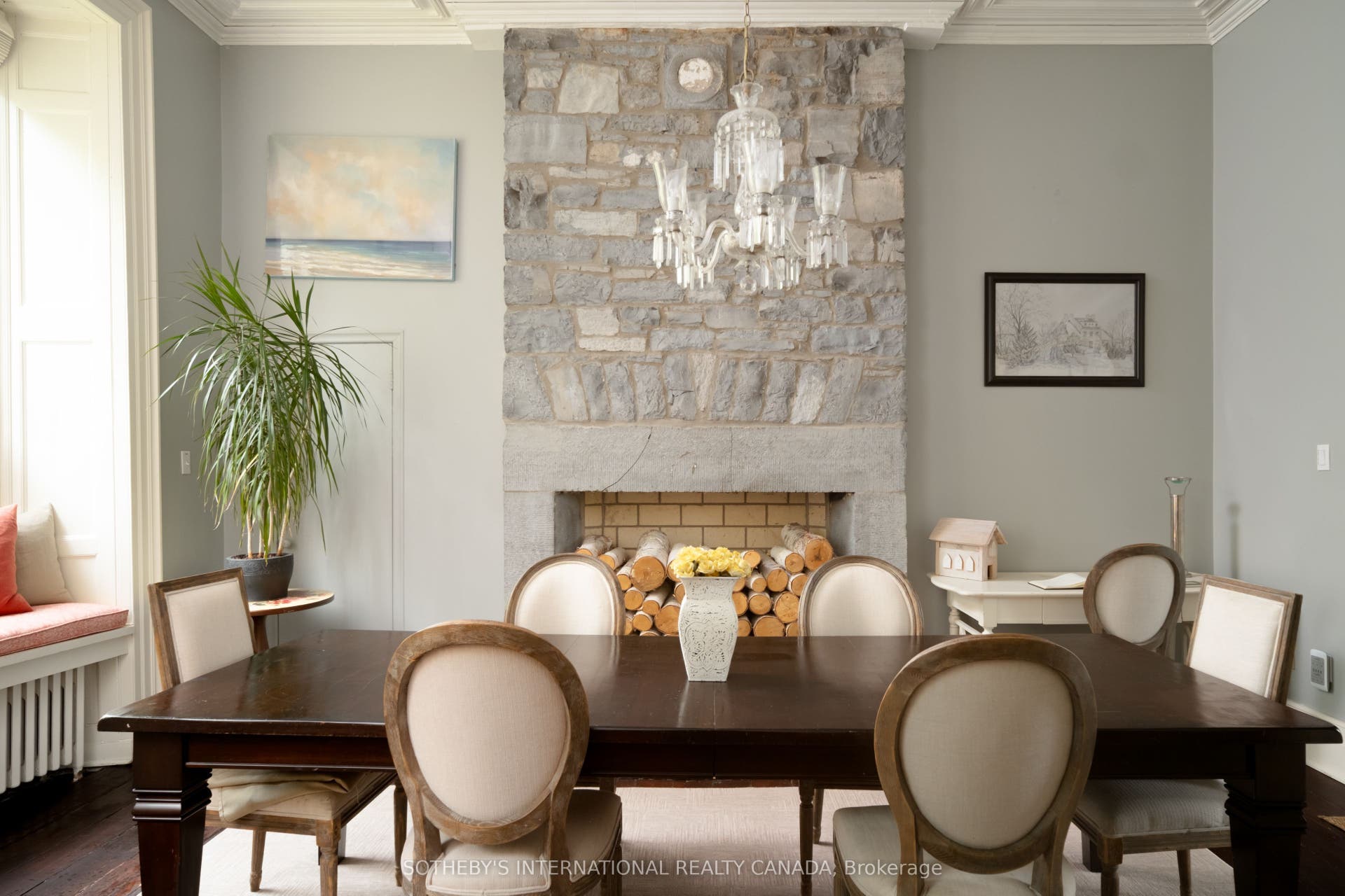 8 Starr Place, Kingston, Frontenac ON K7L 4V1 Whitney Suite