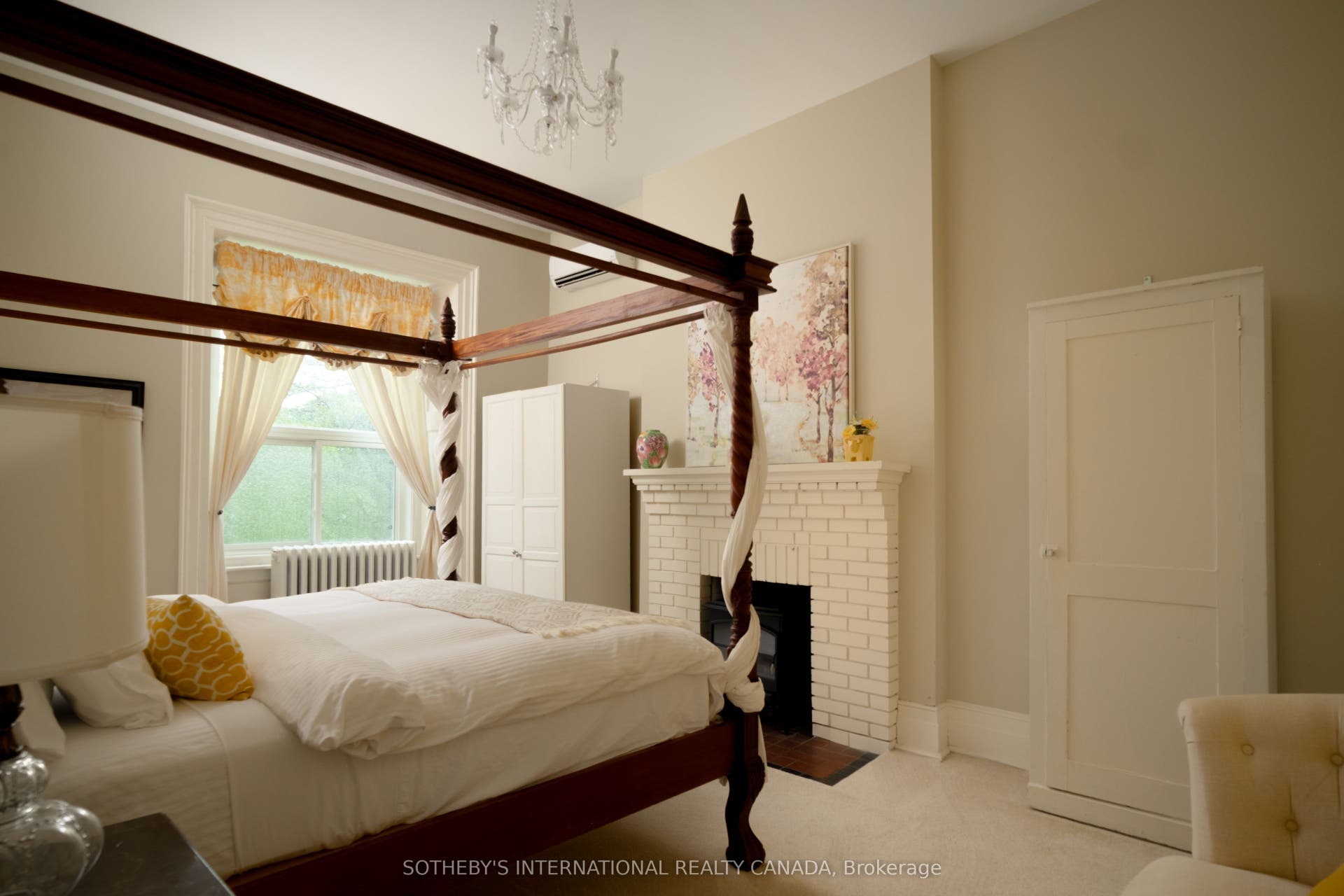 8 Starr Place, Kingston, Frontenac ON K7L 4V1 Sopwell Suite