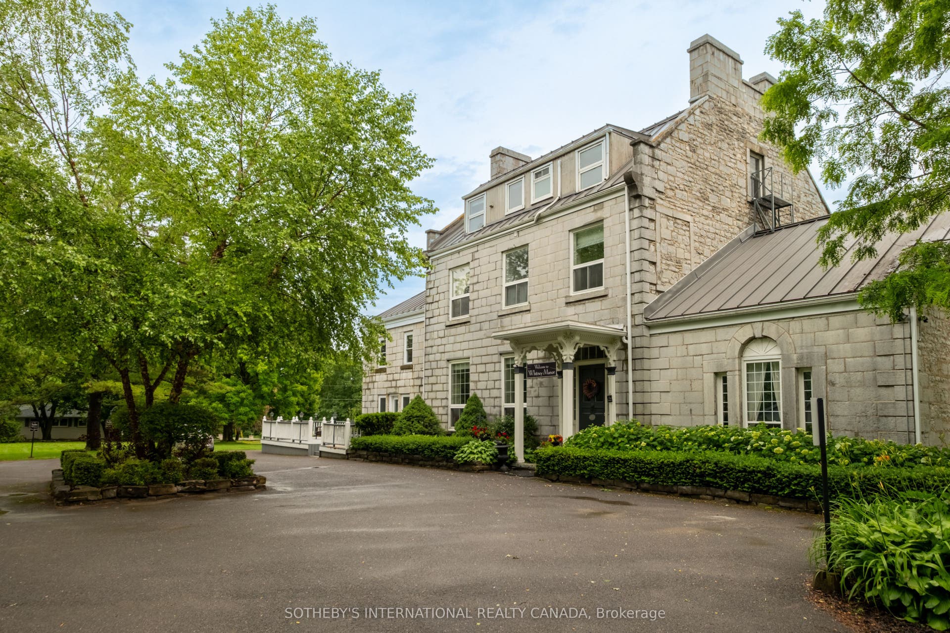 8 Starr Place, Kingston, Frontenac ON K7L 4V1 8 Starr Place, Kingston, Frontenac ON K7L 4V1